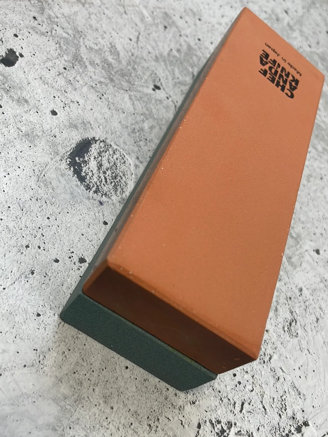 Chef & a Knife Sharpening Stone 220/1000 - Image 5