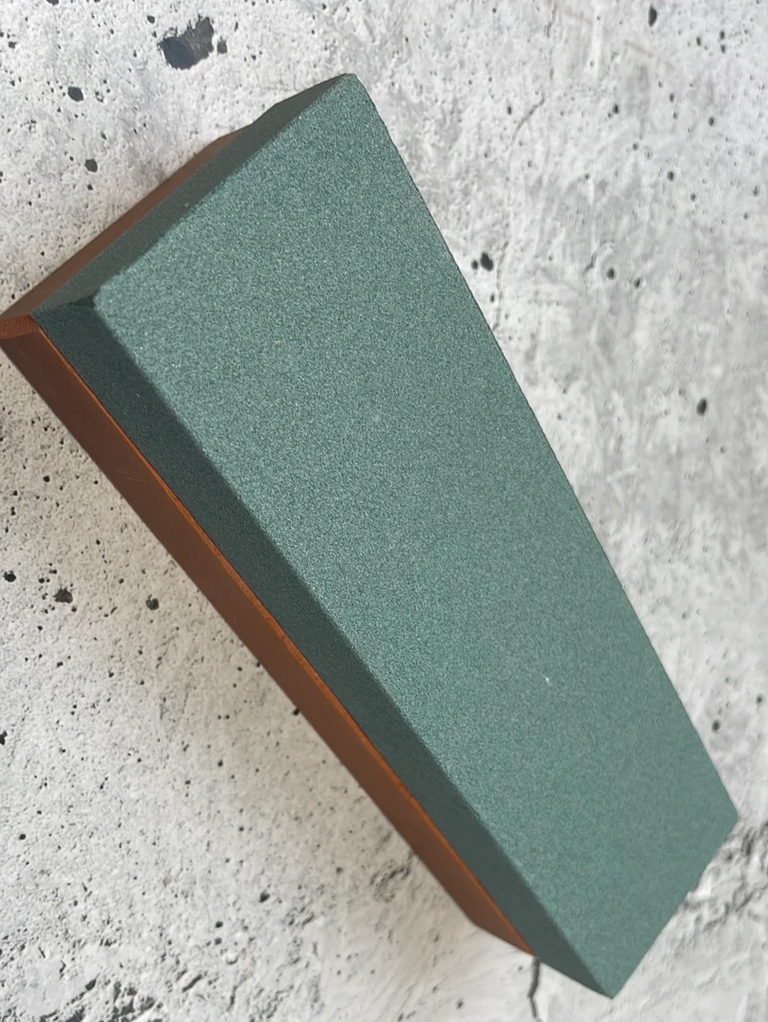 Chef & a Knife Sharpening Stone 220/1000 - Image 6