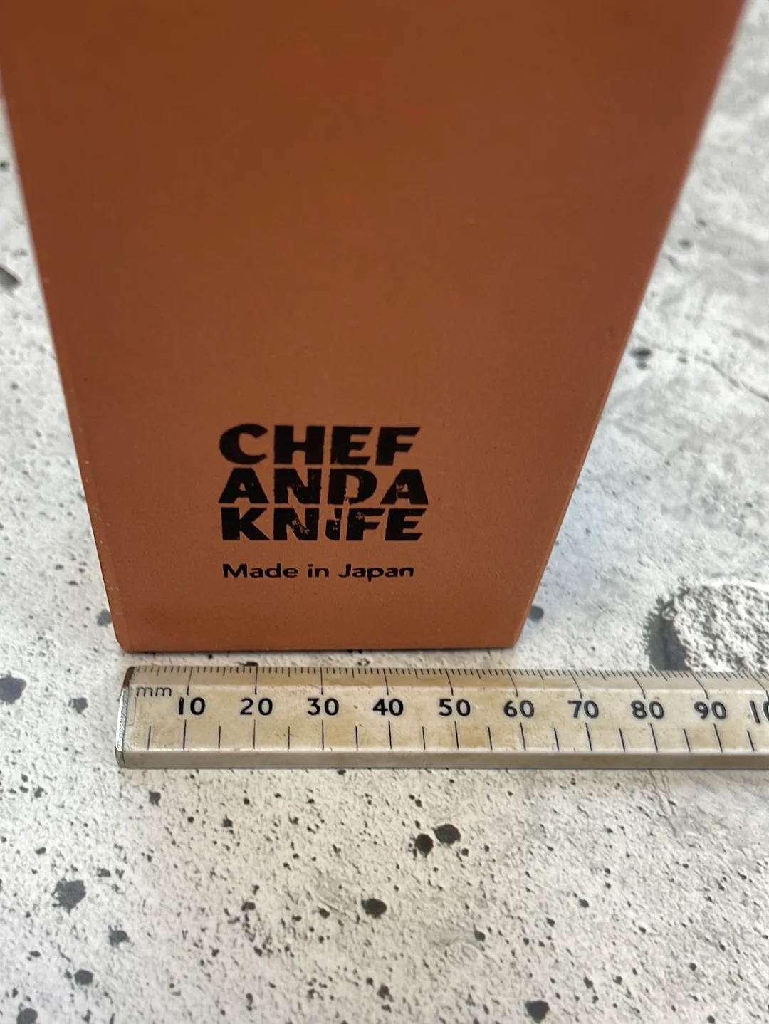 Chef & a Knife Sharpening Stone 220/1000 - Image 8