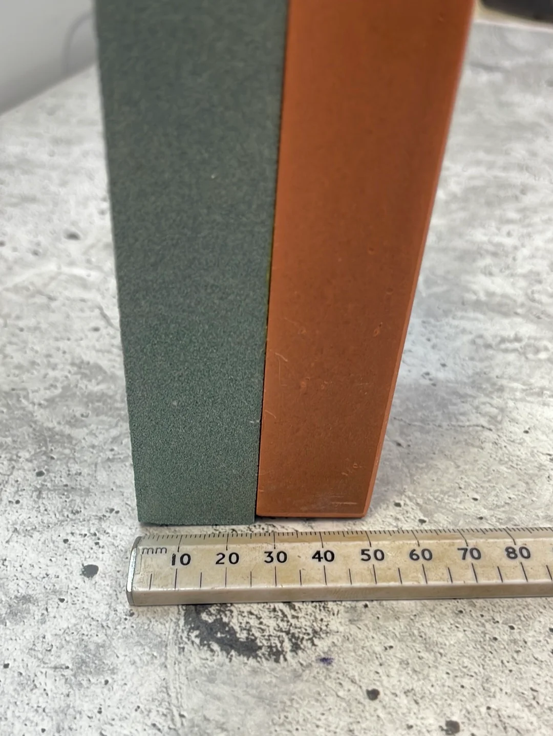 Chef & a Knife Sharpening Stone 220/1000 - Image 9