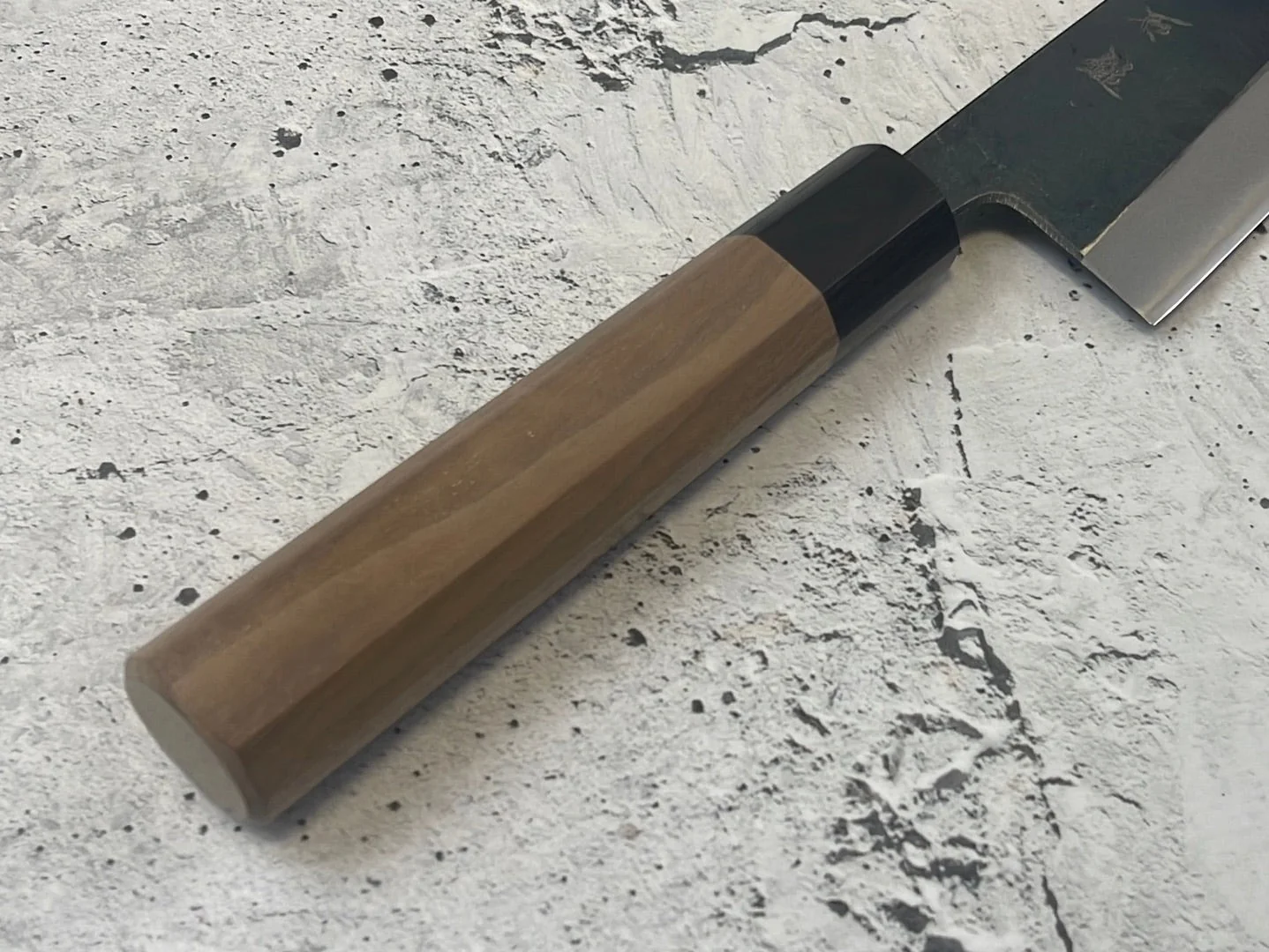 Yoshimune Santoku Kurouchi 180 mm (7.1 in) Aogami (Blue) #2 Double-Bevel - Image 7