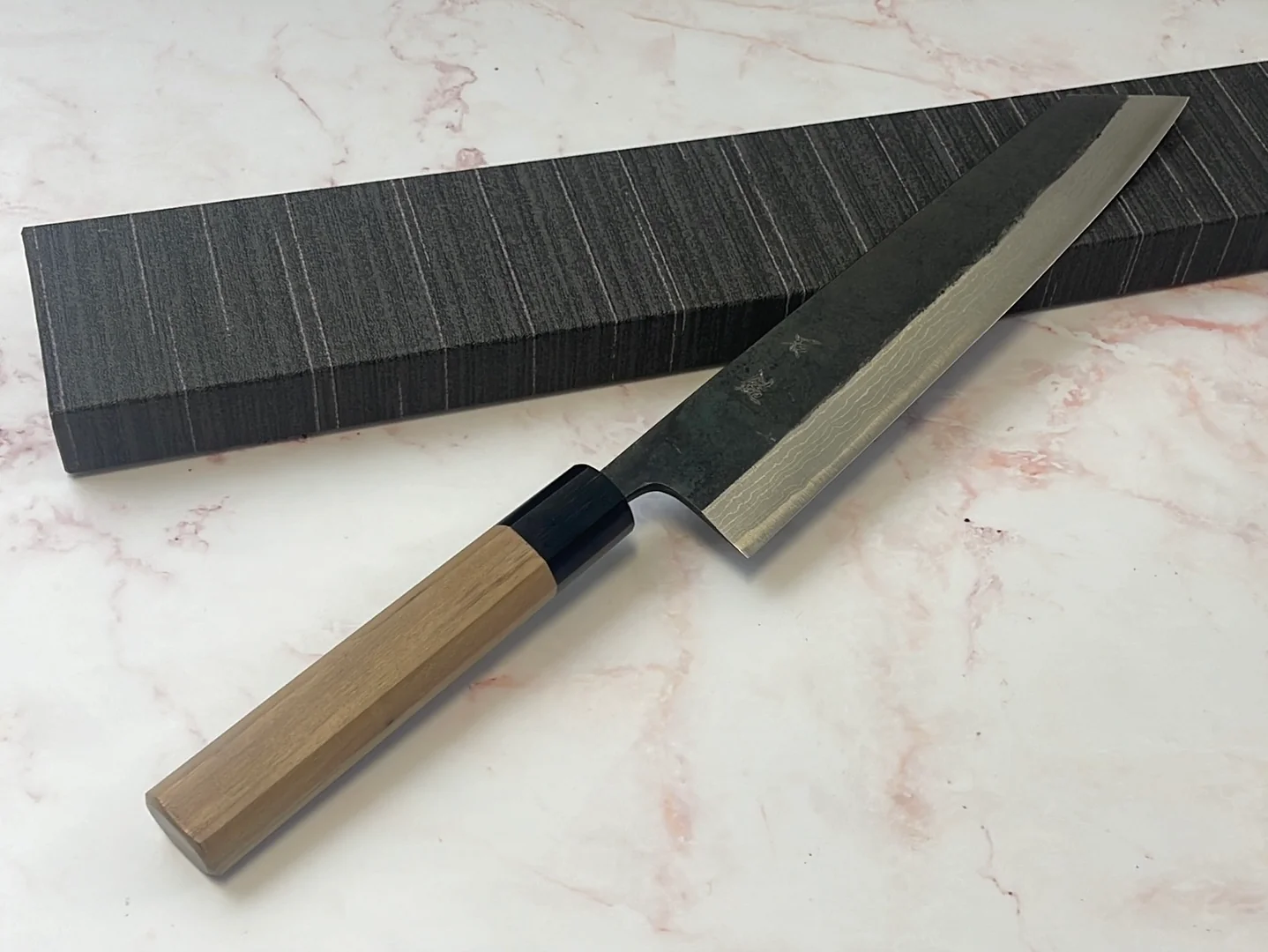 Yoshimune Kiritsuke Kurouchi 240 mm (9.4 in) Aogami (Blue) #2 Damascus (17 layers) Double-Bevel - Image 2