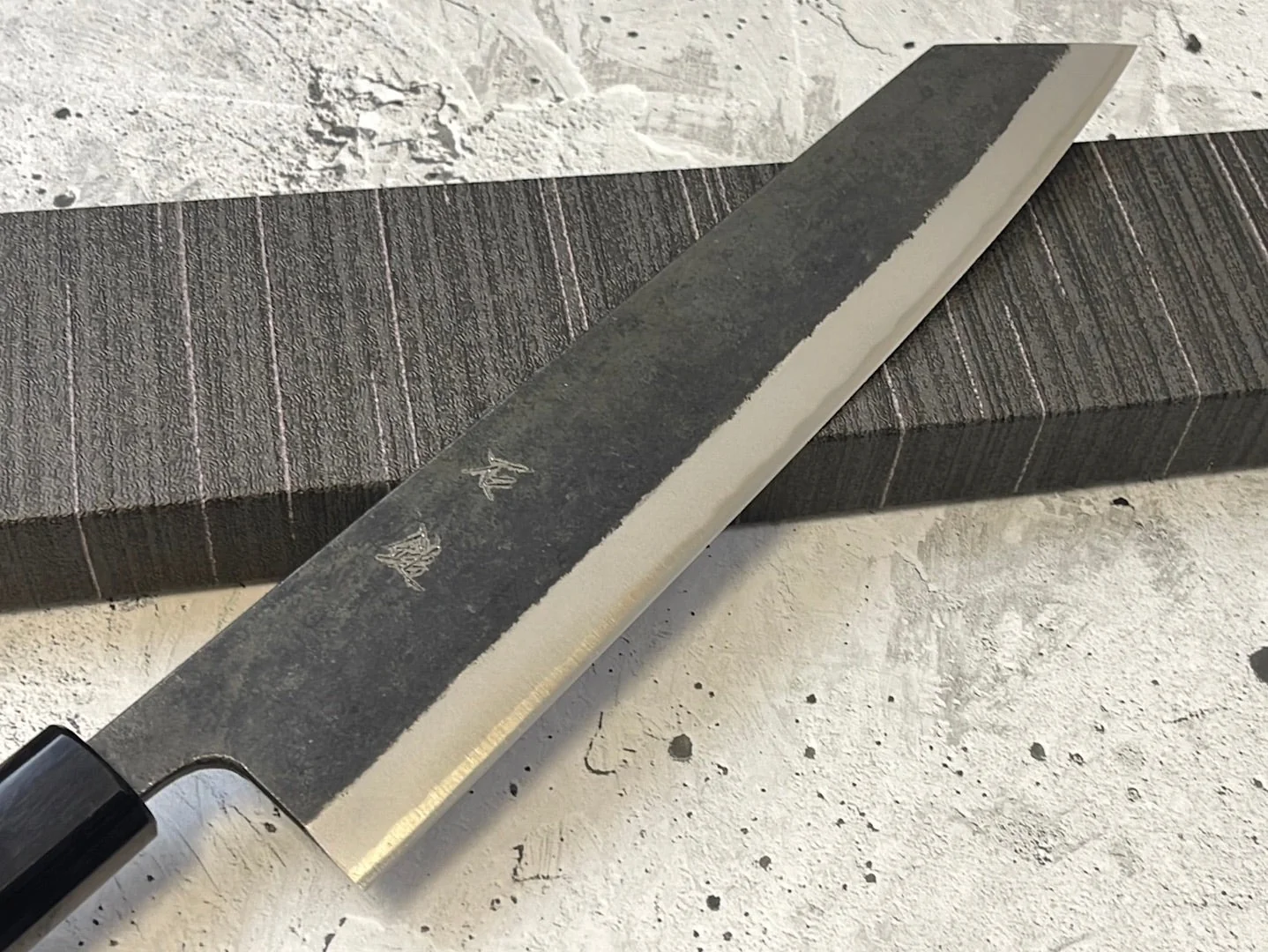 Yoshimune Kiritsuke Kurouchi 240 mm (9.4 in) Aogami (Blue) #2 Double-Bevel - Image 4