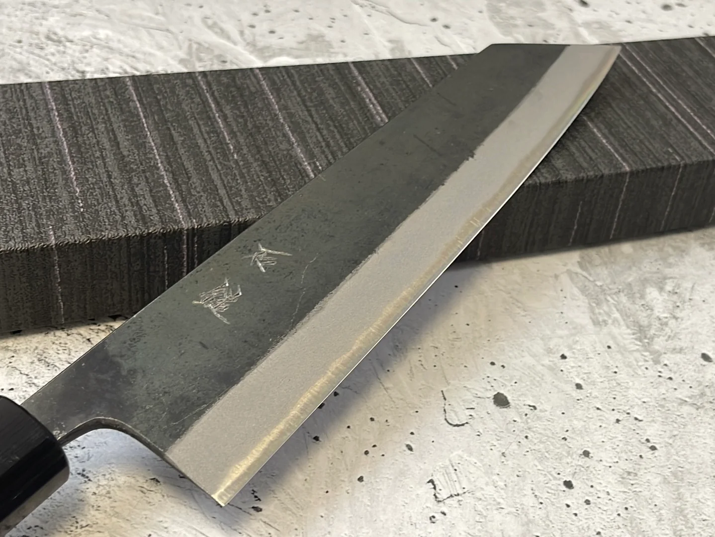 Yoshimune Kiritsuke Kurouchi 210 mm (8.3 in) Aogami (Blue) #2 Double-Bevel - Image 5