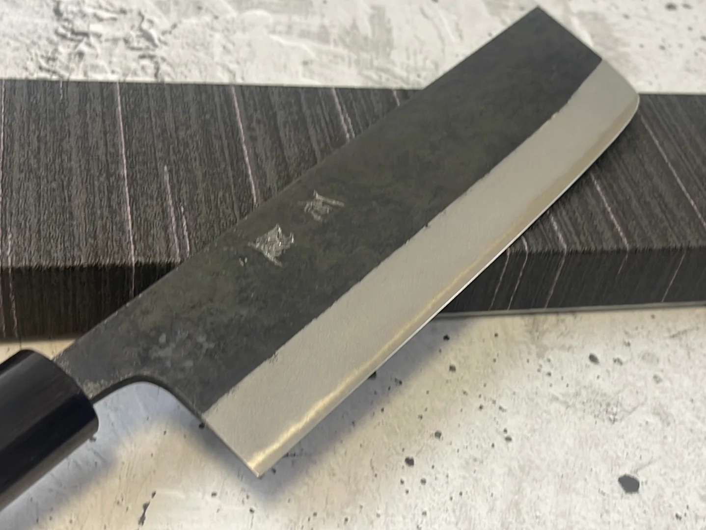 Yoshimune Nakiri Kurouchi 180 mm (7.1 in) Aogami (Blue) #2 Double-Bevel - Image 5