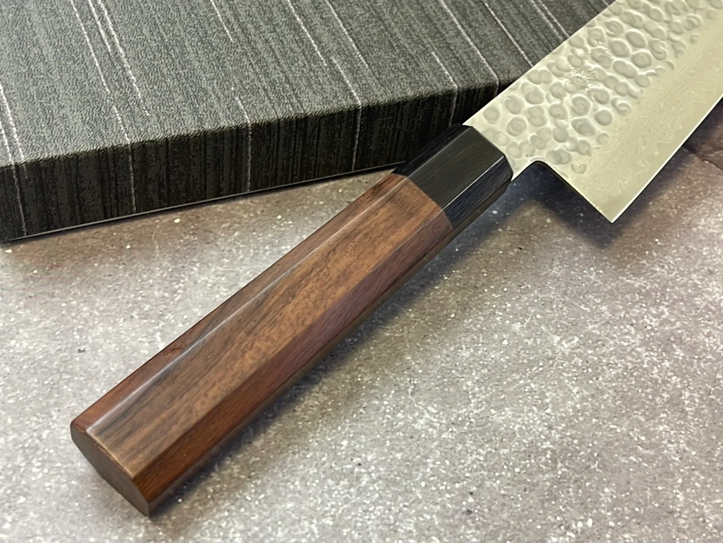 Yoshimune Gyuto Damascus Hammered Finish Knife 240 mm (9.4 in) Stainless clad Aus10 - Image 3
