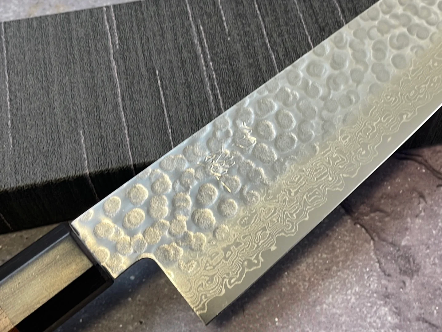 Yoshimune Gyuto Damascus Hammered Finish Knife 240 mm (9.4 in) Stainless clad Aus10 - Image 4