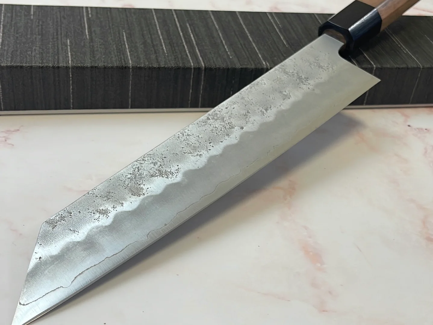 Yoshimune Kiritsuke 210 mm (8.3 in) Ginsan (Silver #3) Nashiji finish Double-Bevel Walnut Octagonal Handle - Image 2