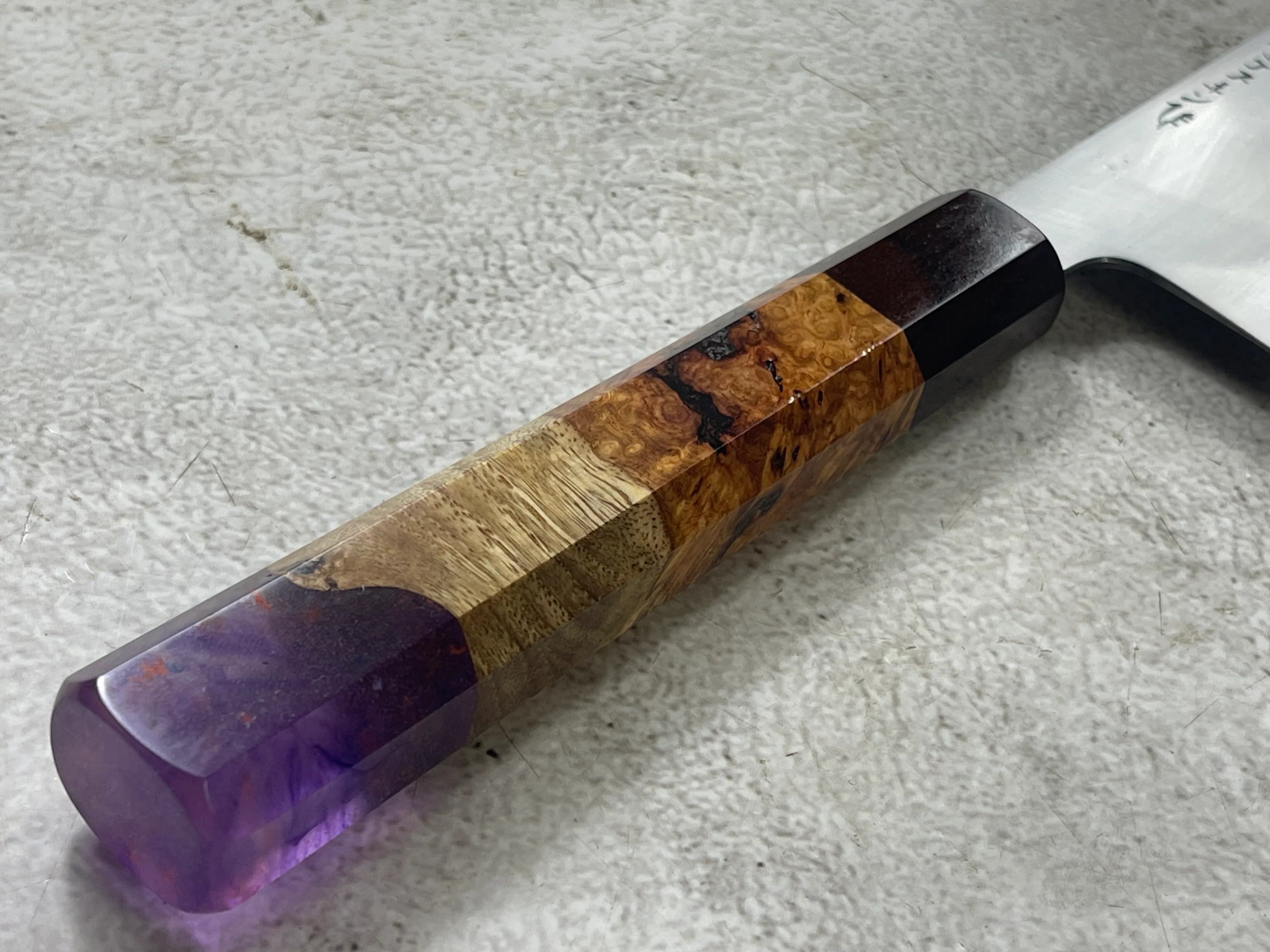 Keskin Migaki Kiritsuke 230mm Amboyna Burl Mix & Purple Resin Rosewood Ferrule - Image 3