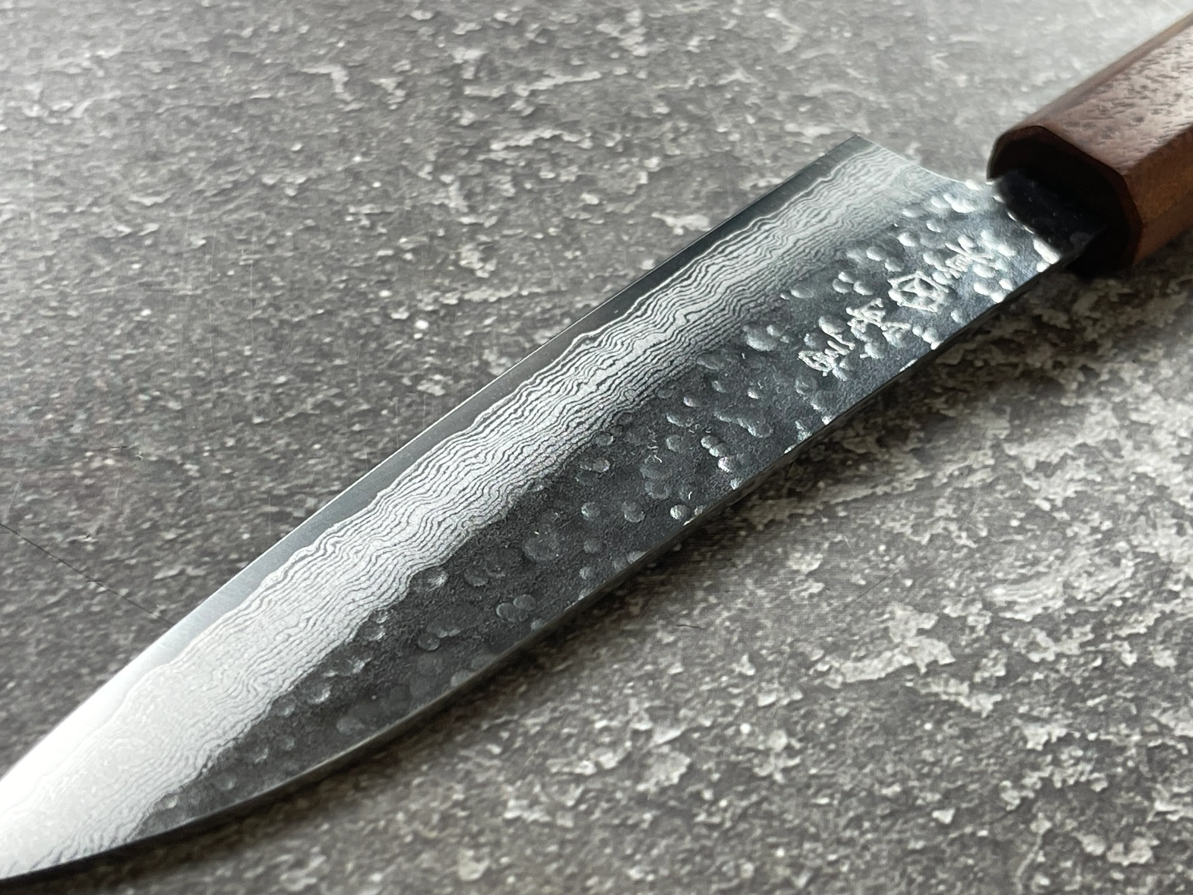 Makoto Kurosaki Damascus Tsuchime Petty 135mm - Image 8