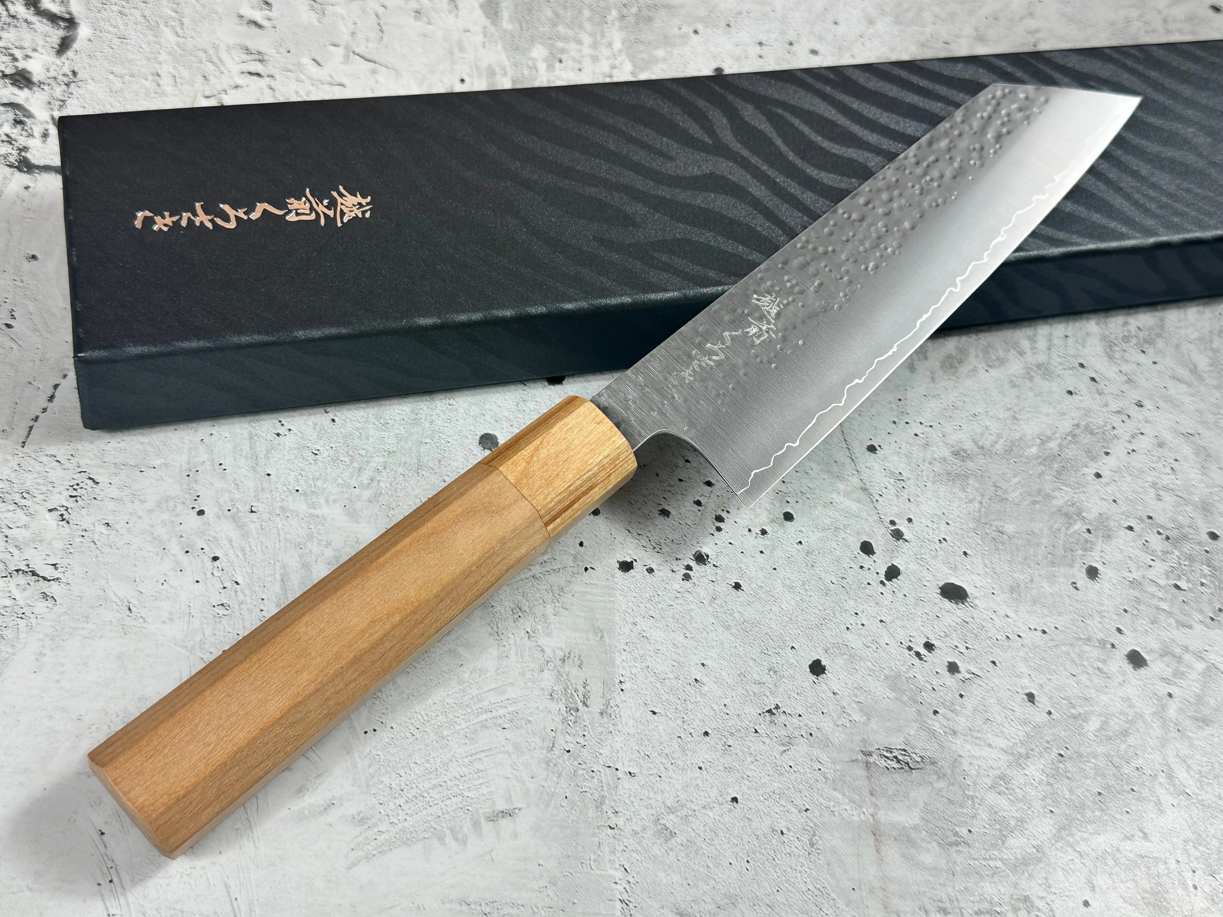 Makoto Kurosaki Sakura Bunka Knife 180mm - Image 2