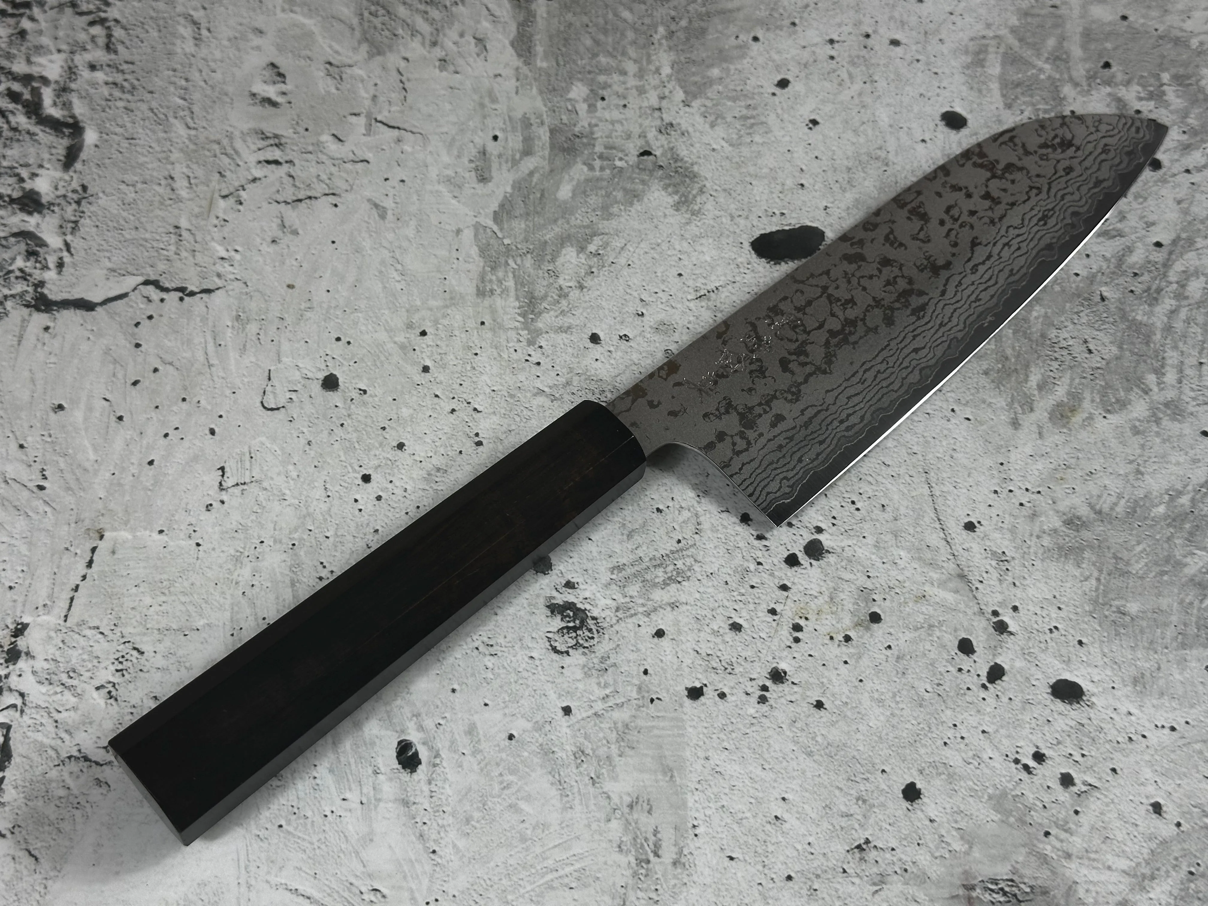 Makoto Kurosaki VG7 Damascus Santoku Knife 165mm