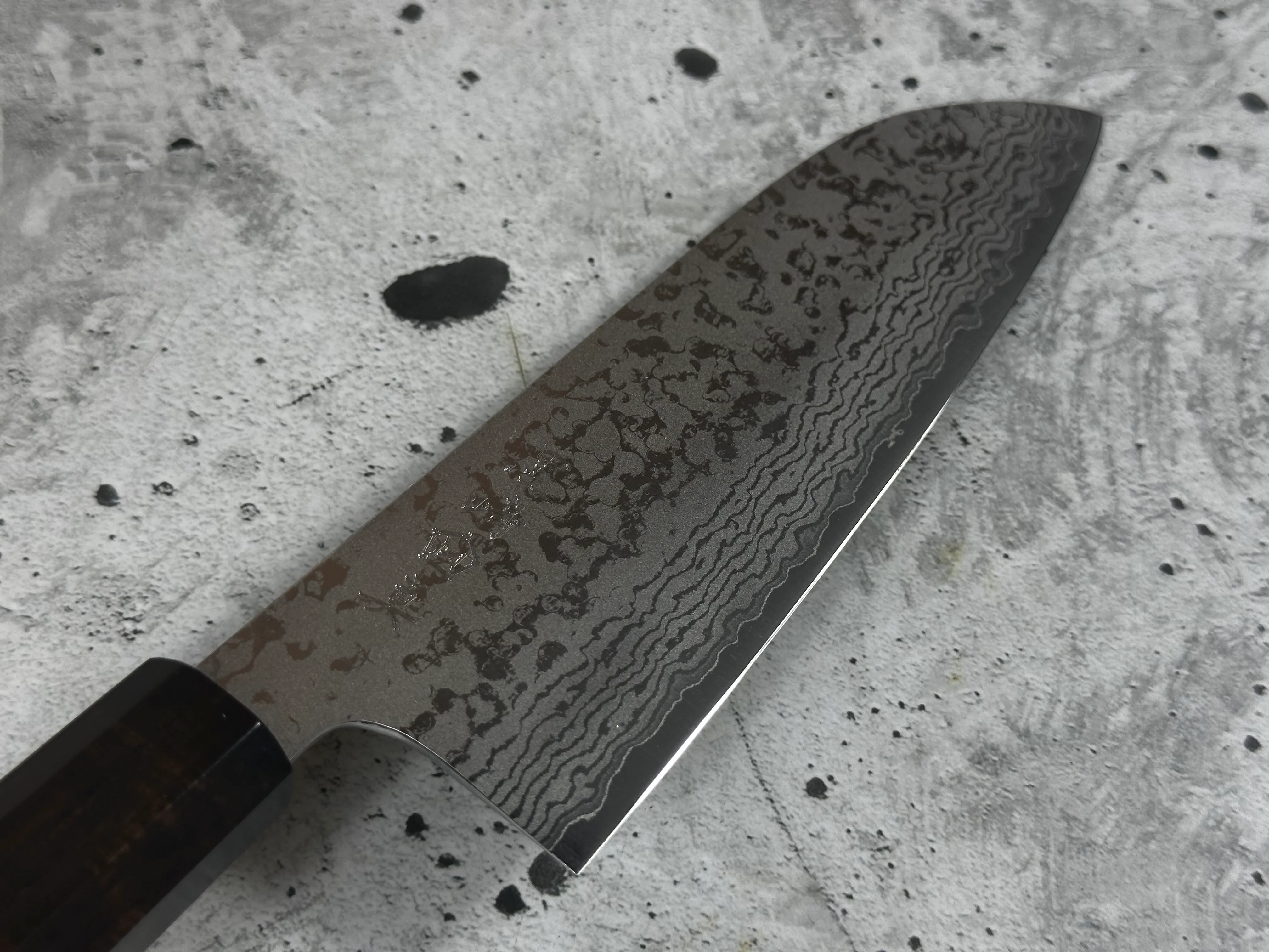 Makoto Kurosaki VG7 Damascus Santoku Knife 165mm - Image 4