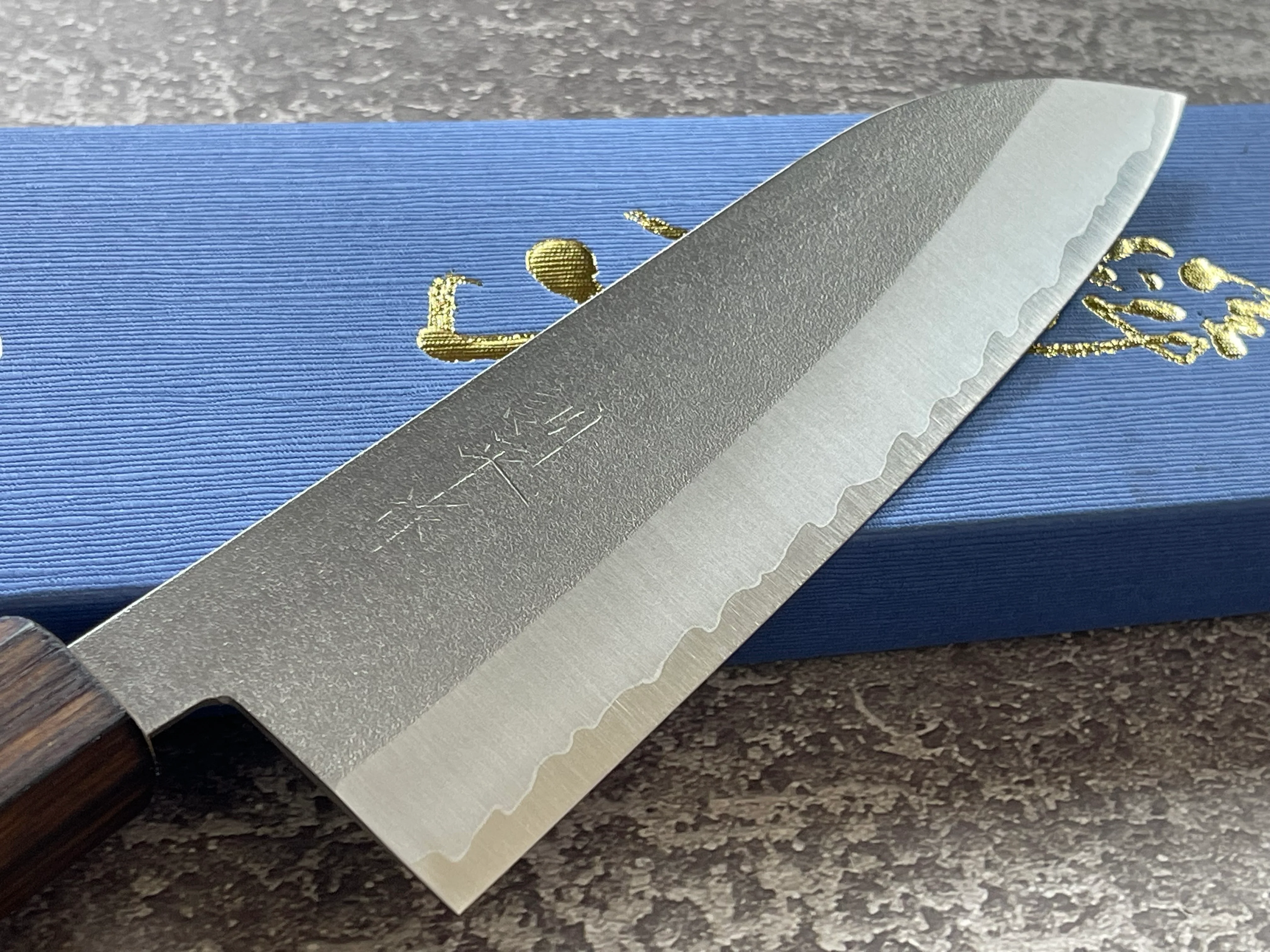 Masutani Kokuryu Nashiji Santoku 170mm VG1 Steel Oak Handle - Image 4