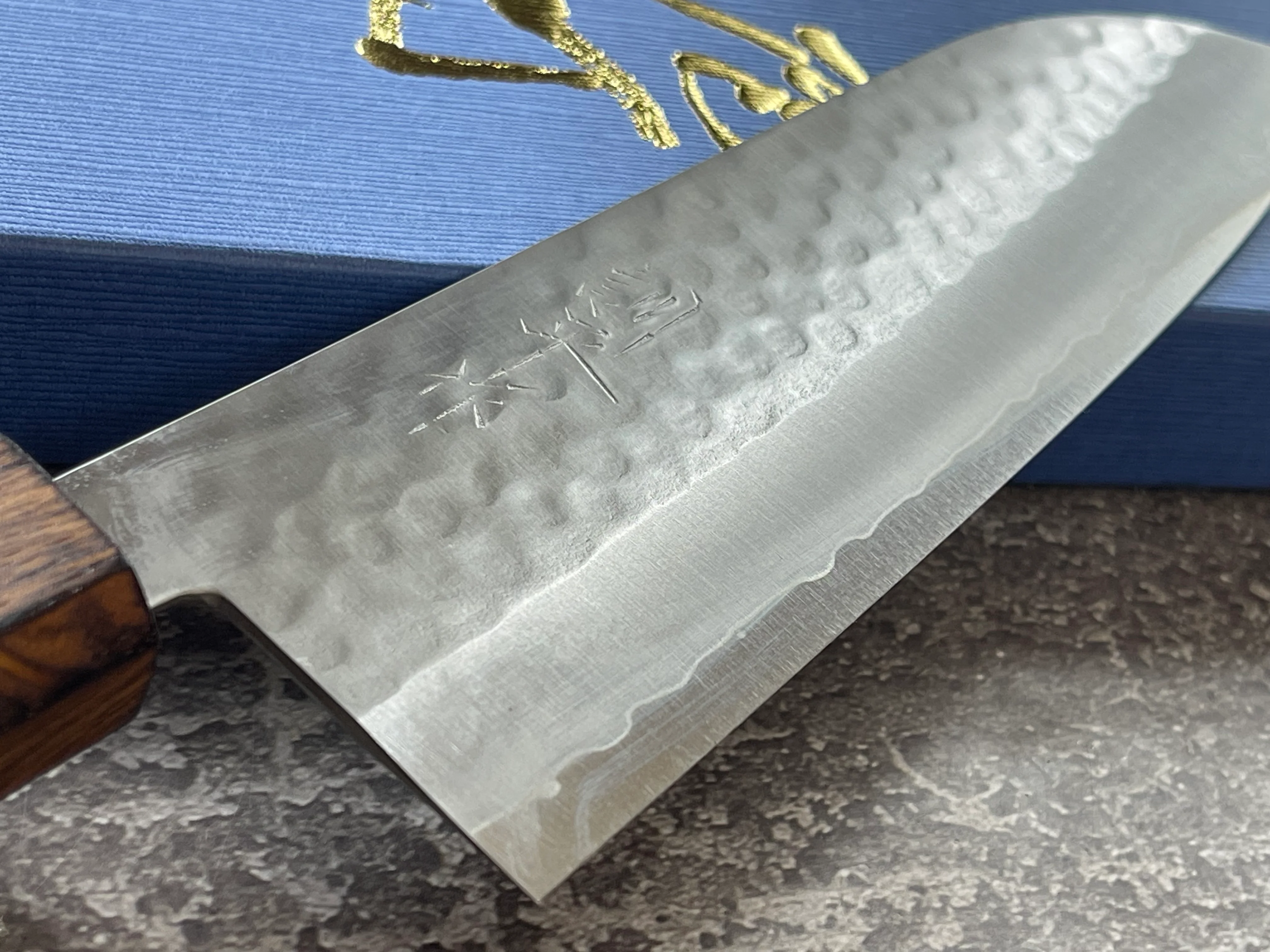 Masutani Kokuryu Tsutime Santoku 170mm VG1 Steel Oak Handle - Image 3