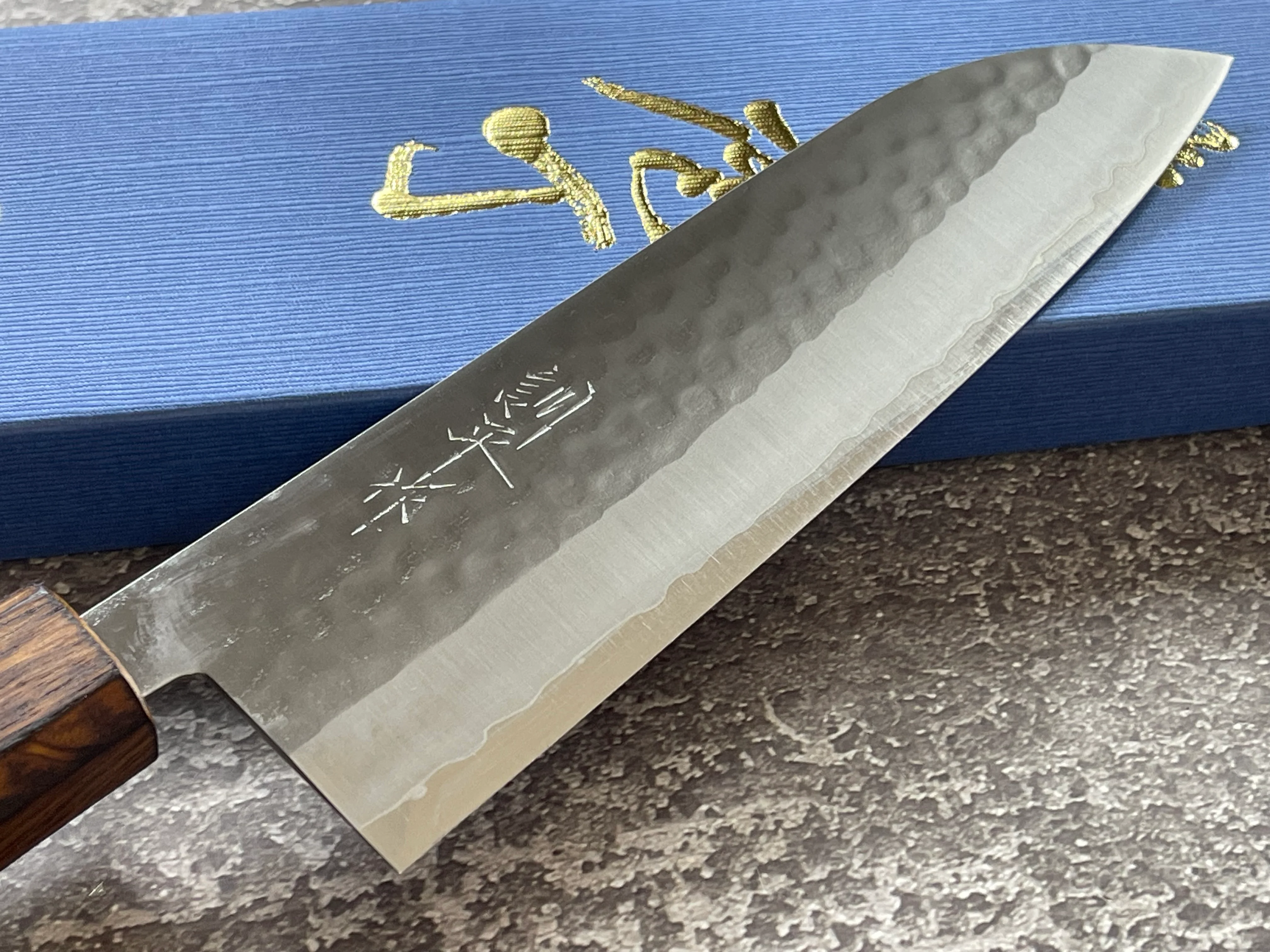 Masutani Kokuryu Tsutime Santoku 170mm VG1 Steel Oak Handle - Image 4