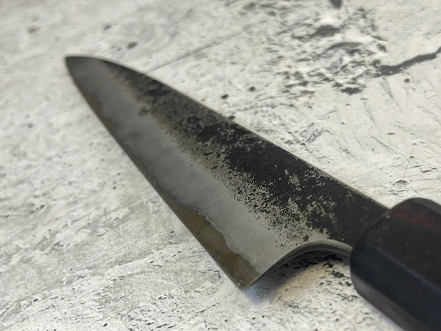 SanMai Petty 150mm Kurouchi Etched, Amboyna Burl & Rosewood Handle - Image 10