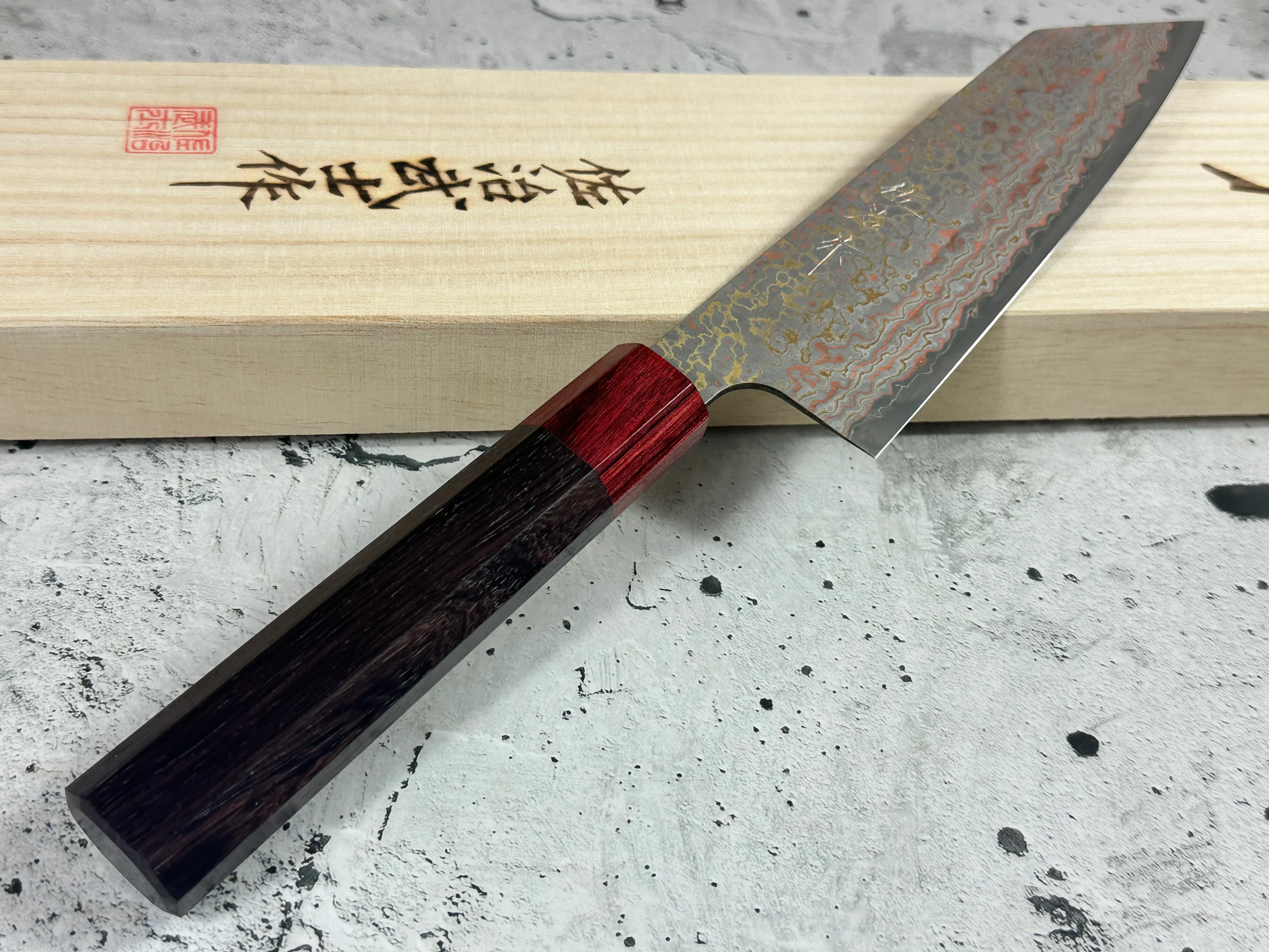 Takeshi Saji VG10-W Nashiji Rainbow Damascus Bunka 165mm - Image 5