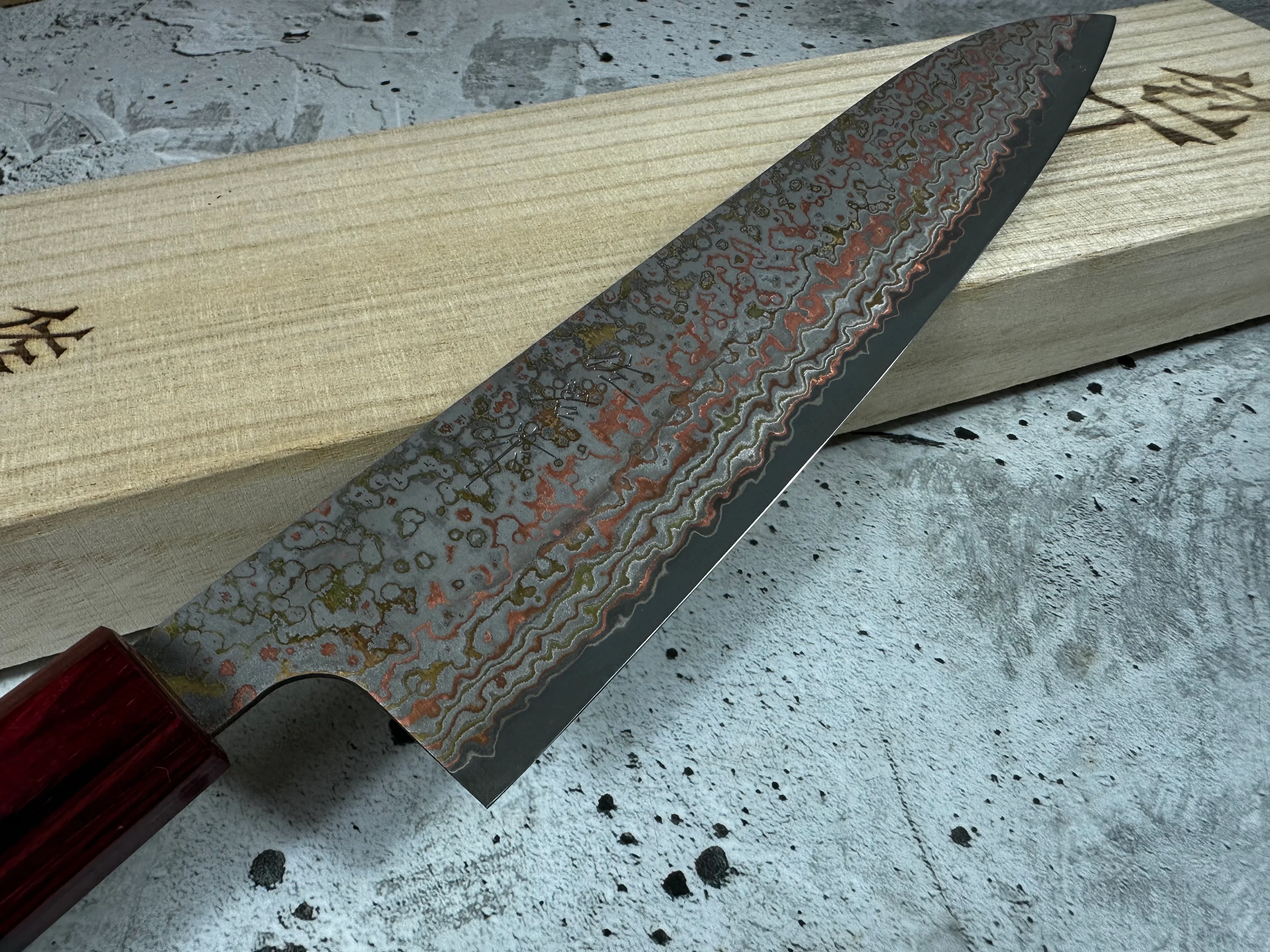Takeshi Saji VG10-W Nashiji Rainbow Damascus Gyuto 210mm - Image 3