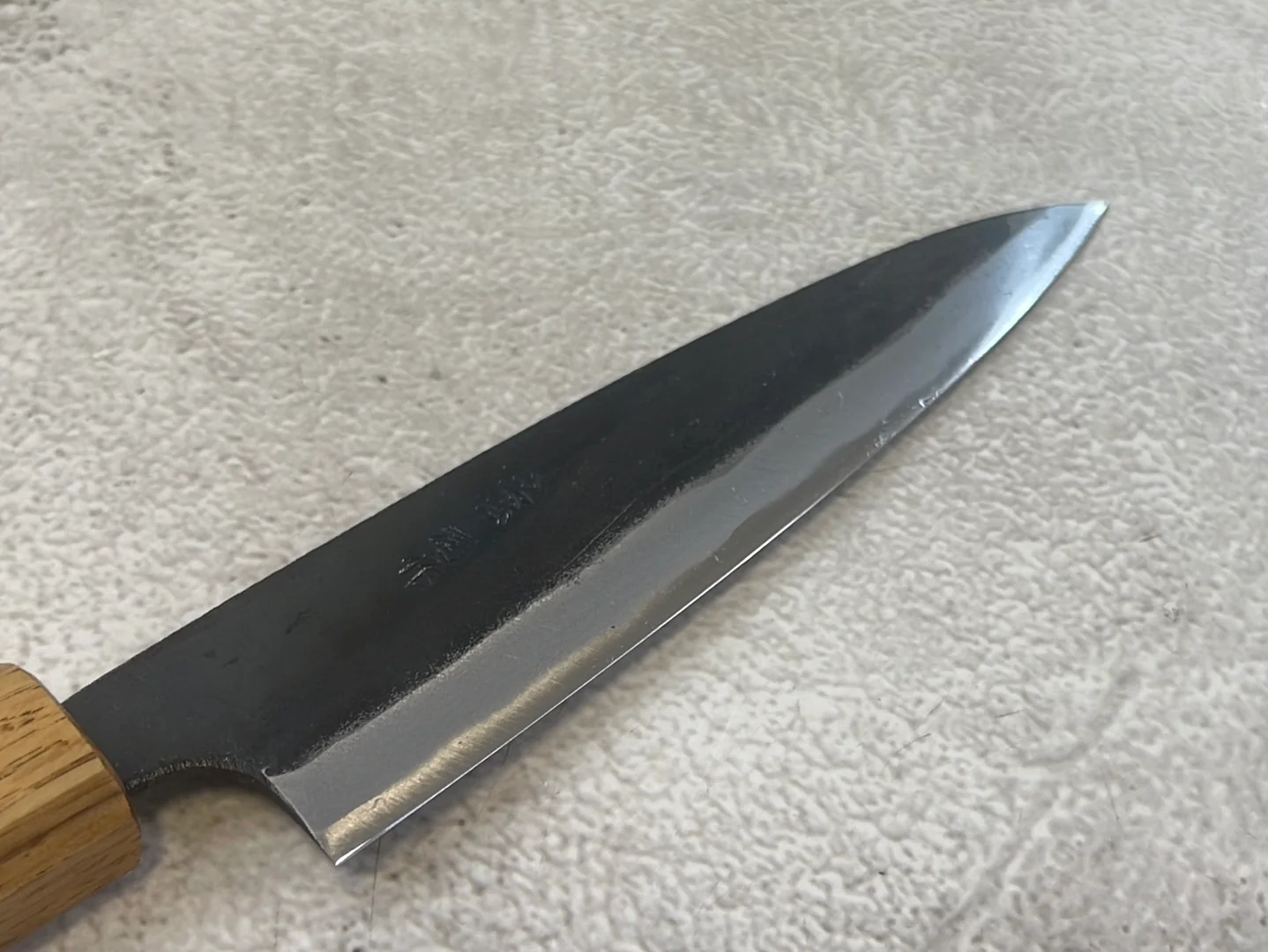 Tsukasa Shiro Kuro 135mm Yanagi- Shirogami Steel - Oak Octagnon Handle - Image 4
