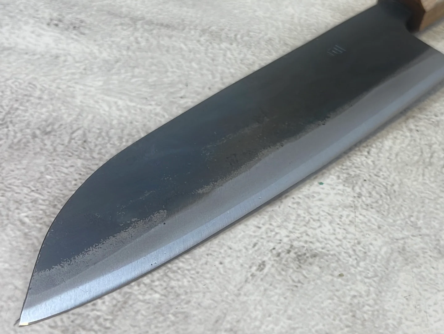 Tsukasa Shiro Kuro 180mm Santoku - Shirogami Steel - Oak Octagnon Handle - Image 3
