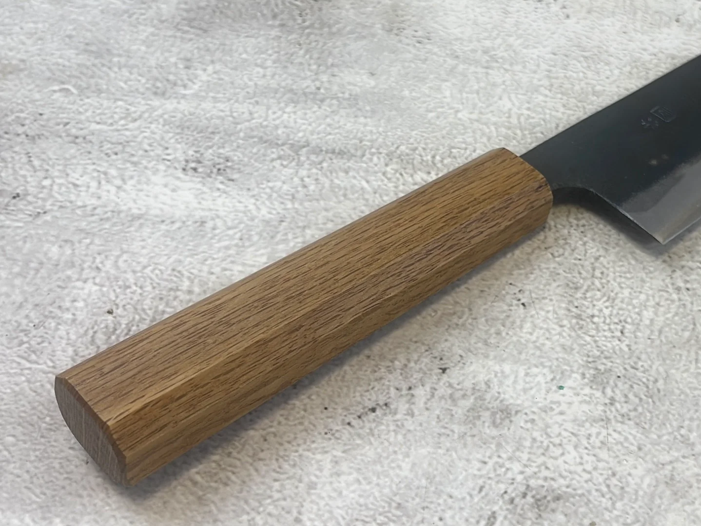 Tsukasa Shiro Kuro 180mm Santoku - Shirogami Steel - Oak Octagnon Handle - Image 9