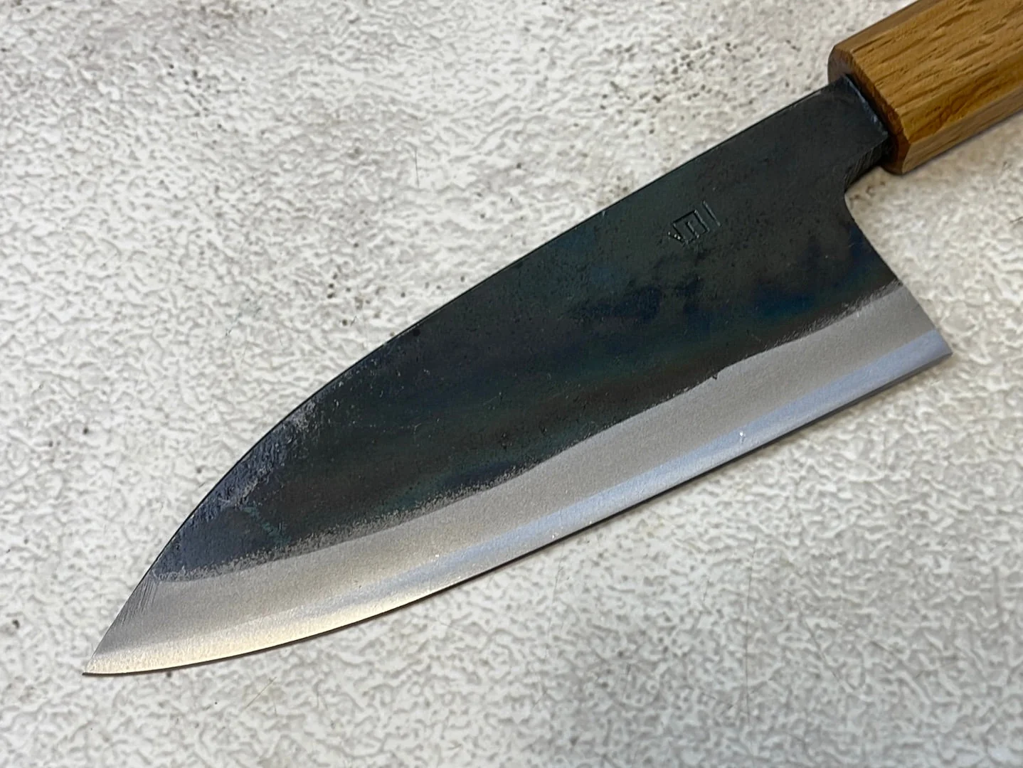 Tsukasa Shiro Kuro 135mm Deba - Shirogami Steel - Oak Octagnon Handle - Image 3