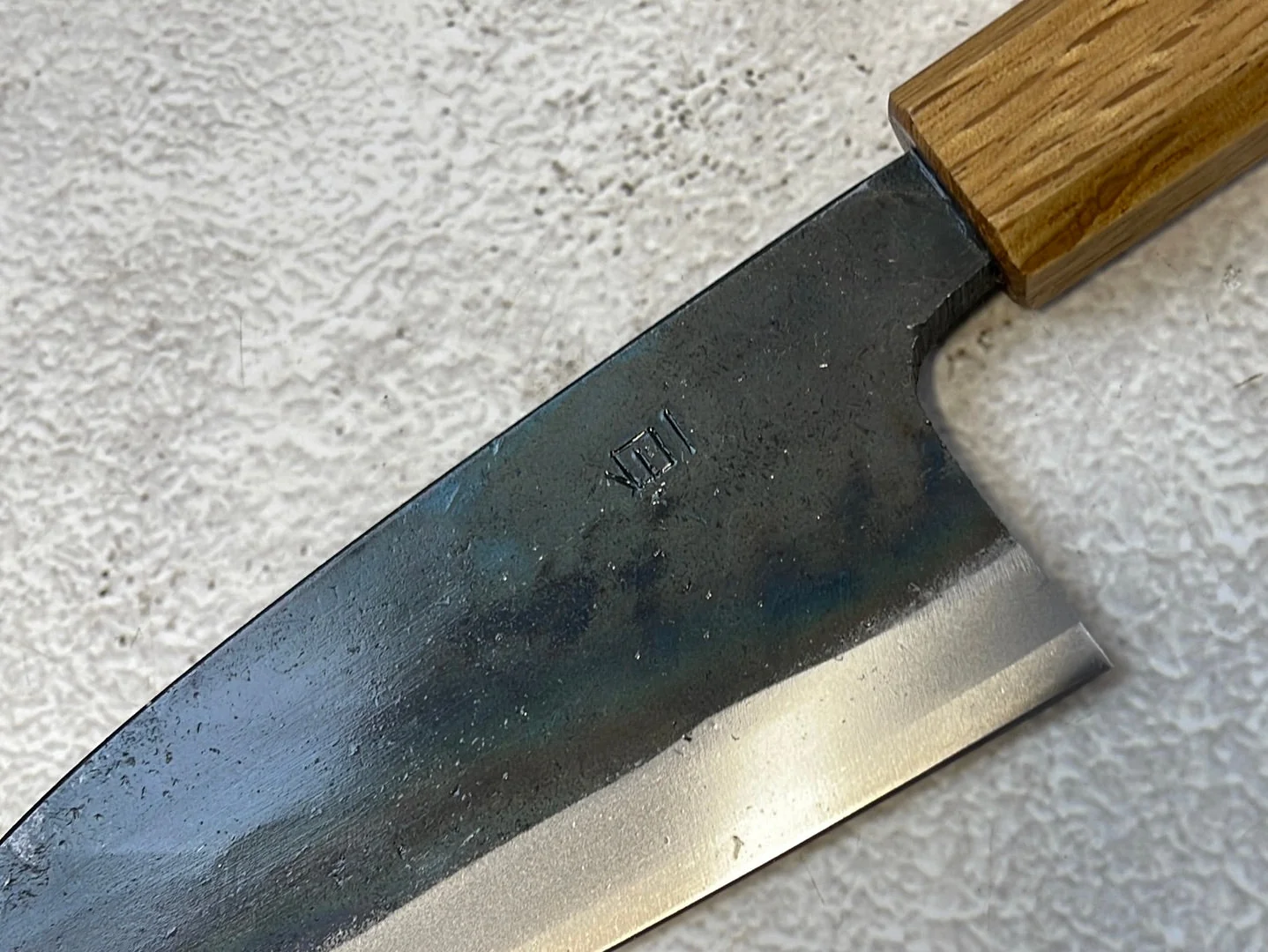Tsukasa Shiro Kuro 135mm Deba - Shirogami Steel - Oak Octagnon Handle - Image 4