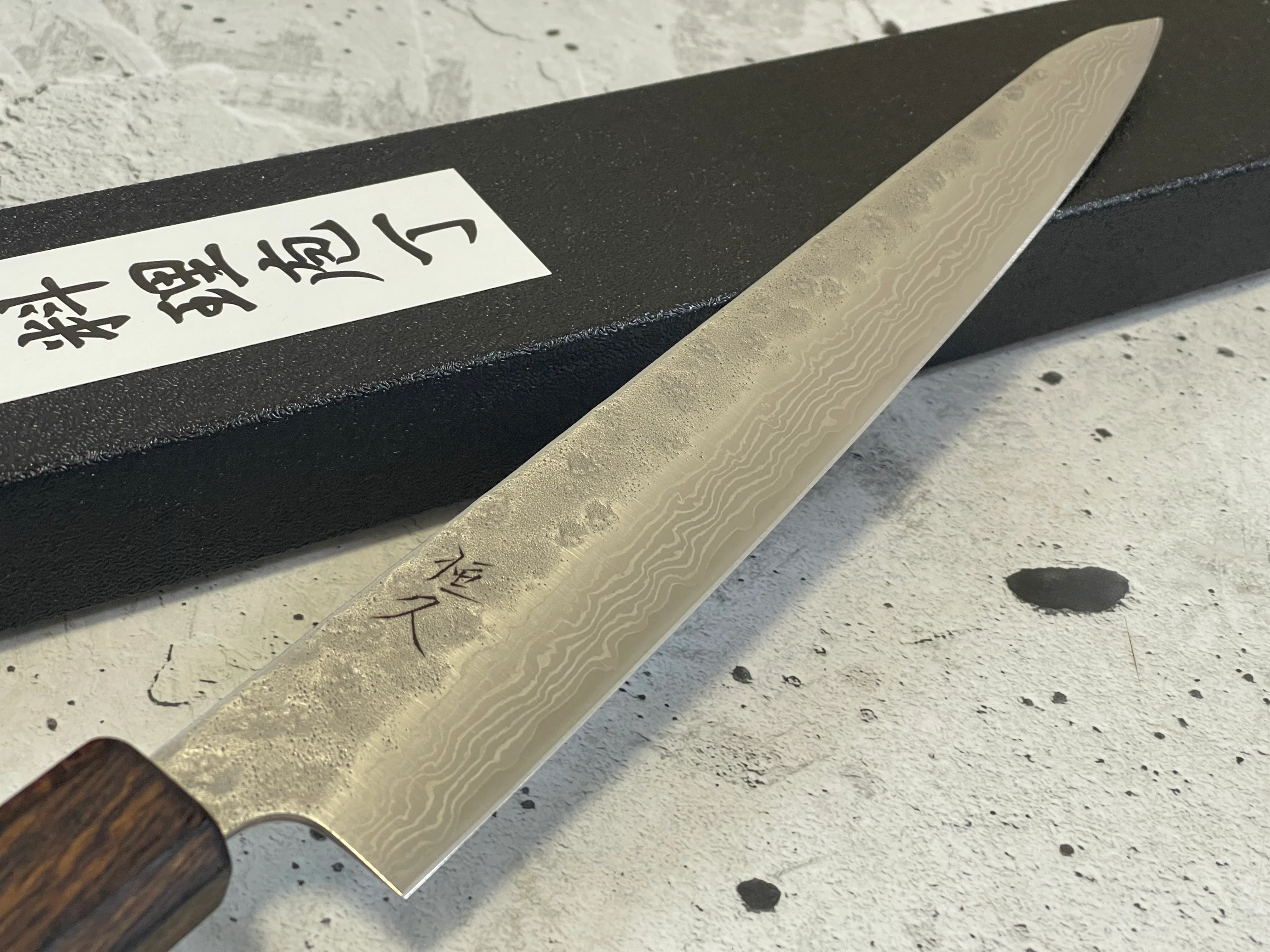 Tsunehisa 440c Damascus Nashiji  Sujihiki 240mm Oak Wood Handle - Made in Japan 🇯🇵 - Image 2