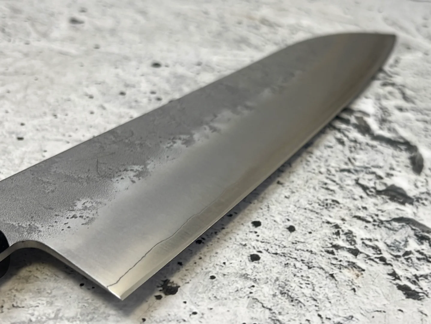 Tsunehisa G3 Nashiji Red Santoku 180mm - Made in Japan 🇯🇵 - Image 5