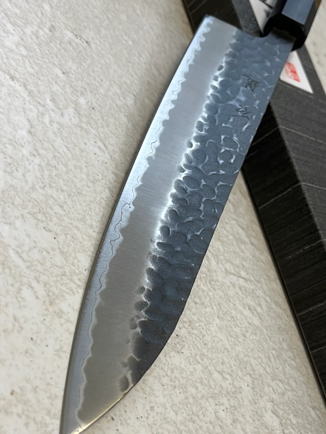 Yoshimune Gyuto Black Stainless 240 mm (9.4 in) Aogami Super Hammered Finish Double-Bevel Walnut Octagonal Handle - Image 4