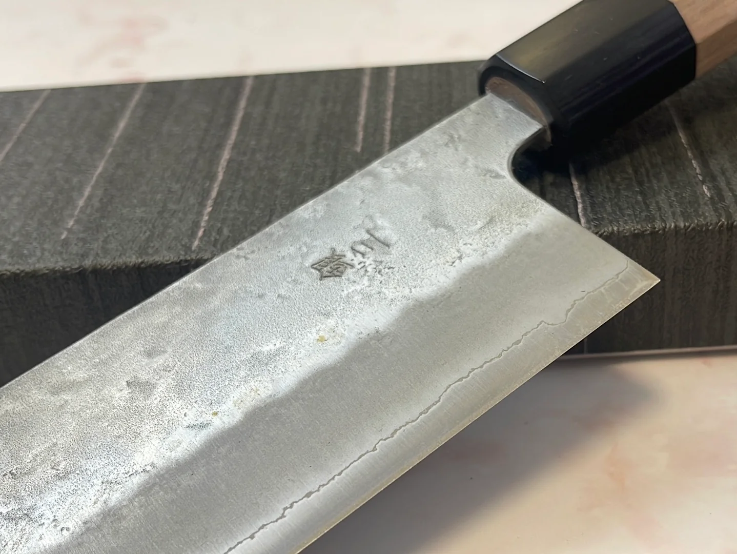 Yoshimune Nakiri 165 mm (6.5 in) Ginsan (Silver #3) Nashiji finish Double-Bevel Walnut Octagonal Handle - Image 3