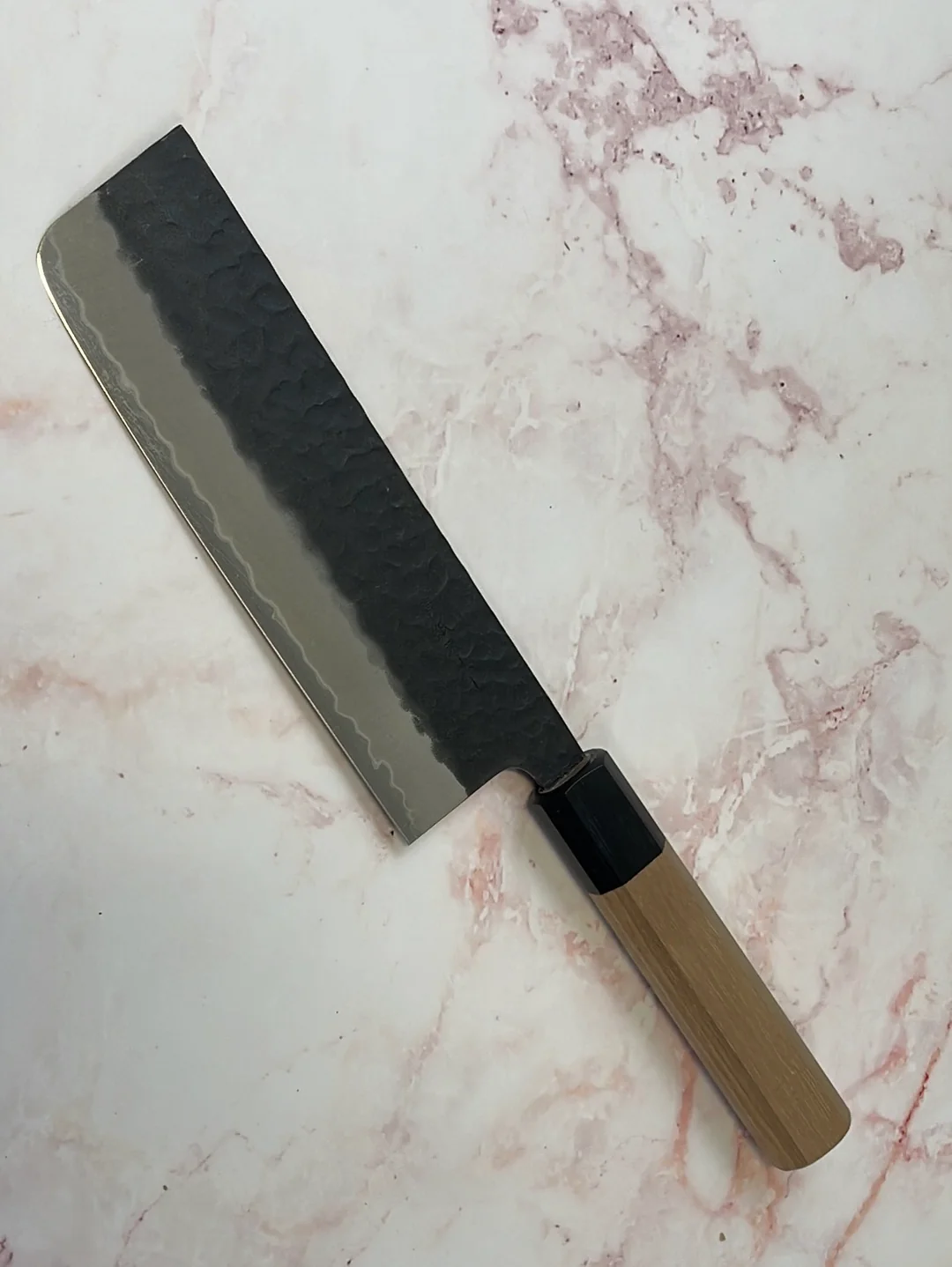 Yoshimune Nakiri 165mm (6.5in) Stainless clad Aogami(Blue) Super Black Hammered Finish Double-Bevel Walnut Octagonal Handle - Image 4