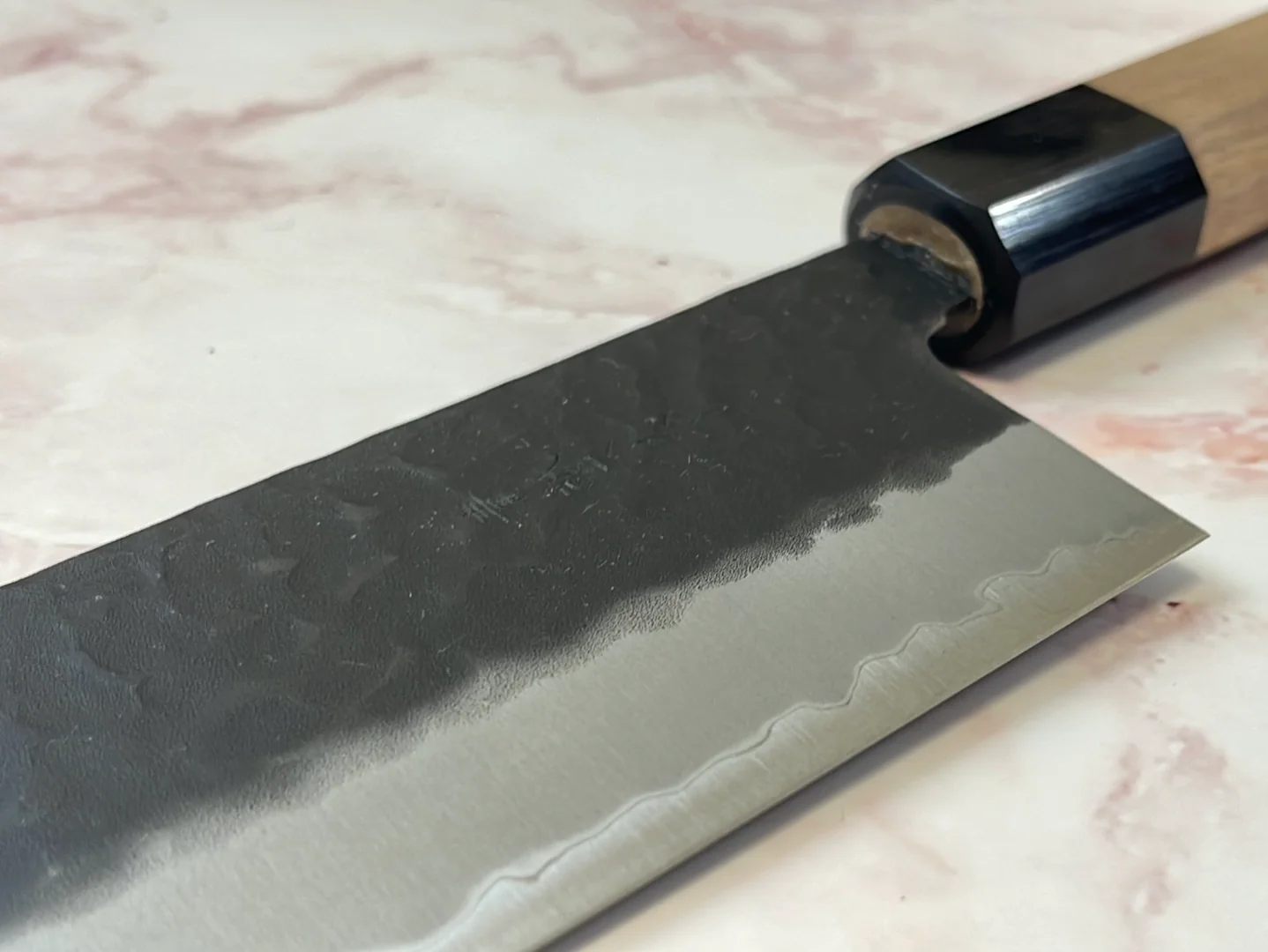 Yoshimune Nakiri 165mm (6.5in) Stainless clad Aogami(Blue) Super Black Hammered Finish Double-Bevel Walnut Octagonal Handle - Image 6