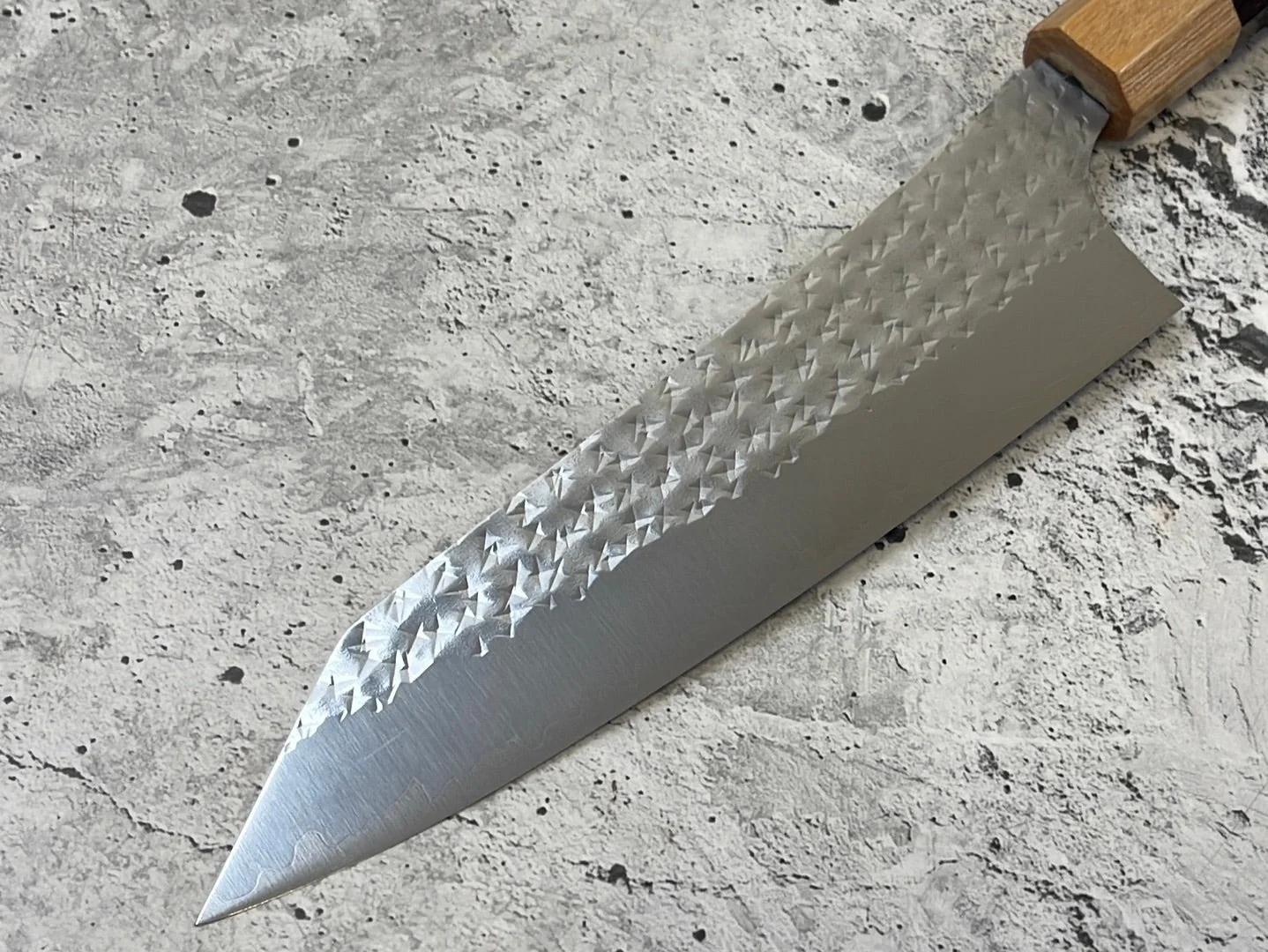 Yu Kurosaki R2(SG2) Hammered SENKO-EI WA RS8H Japanese Chef's Bunka 165mm with Brown-Ring Octagonal Handle - Image 10