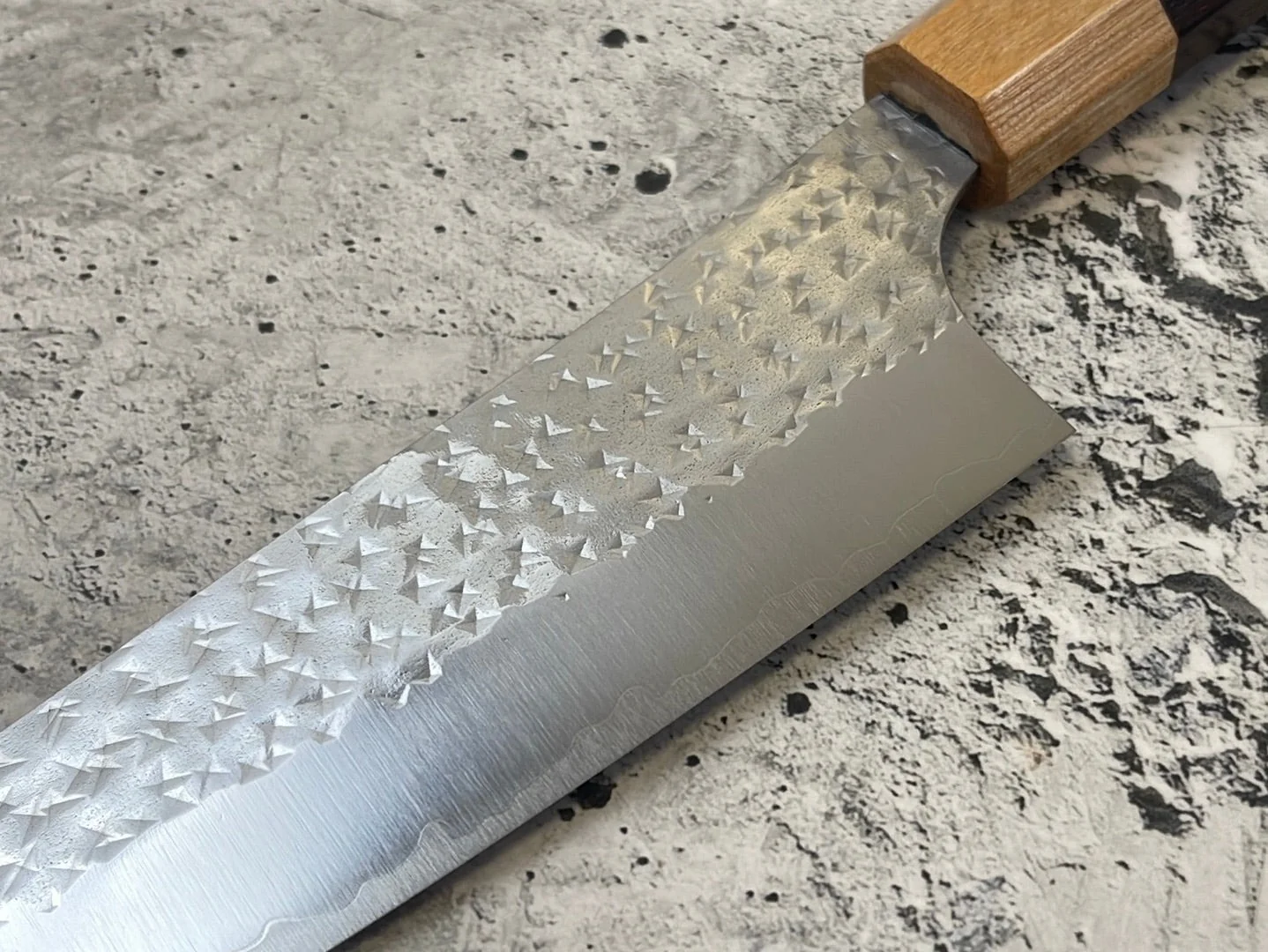 Yu Kurosaki R2(SG2) Hammered SENKO-EI WA RS8H Japanese Chef's Bunka 165mm with Brown-Ring Octagonal Handle - Image 11