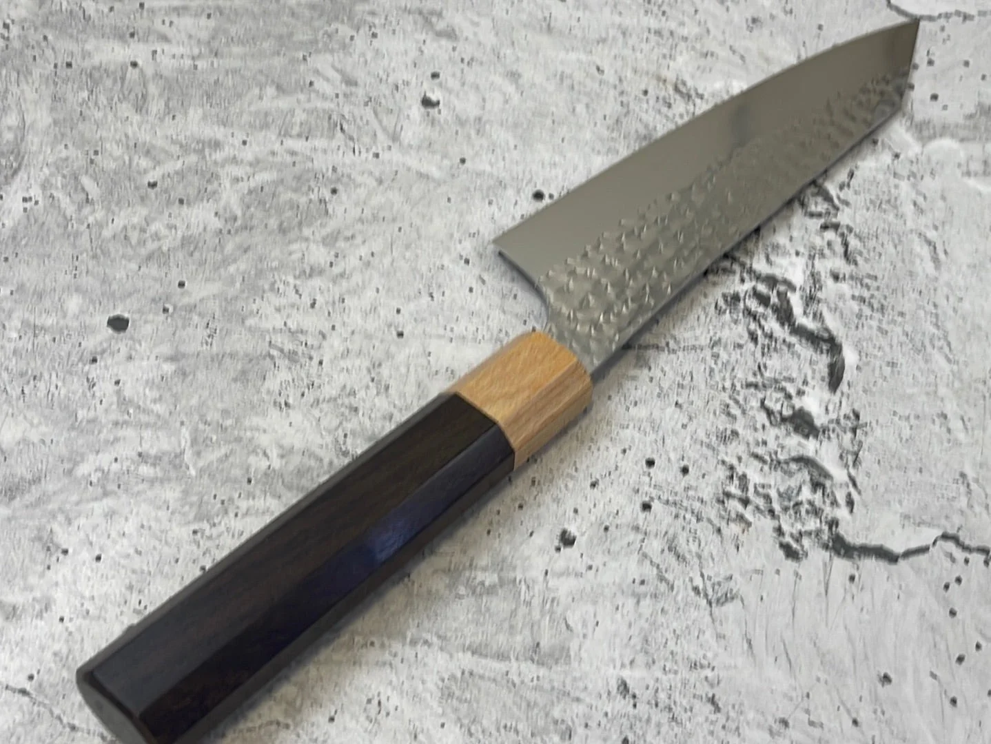 Yu Kurosaki R2(SG2) Hammered SENKO-EI WA RS8H Japanese Chef's Bunka 165mm with Brown-Ring Octagonal Handle - Image 13