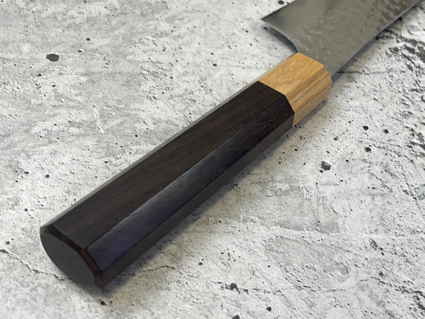 Yu Kurosaki R2(SG2) Hammered SENKO-EI WA RS8H Japanese Chef's Bunka 165mm with Brown-Ring Octagonal Handle - Image 14