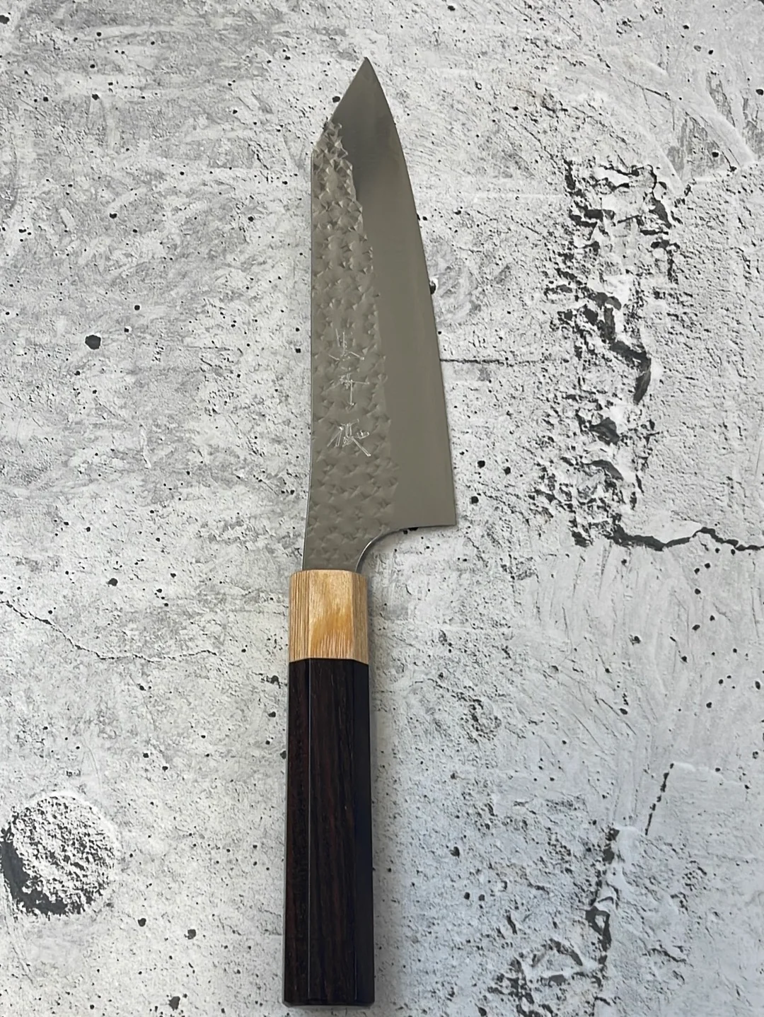 Yu Kurosaki R2(SG2) Hammered SENKO-EI WA RS8H Japanese Chef's Bunka 165mm with Brown-Ring Octagonal Handle - Image 16