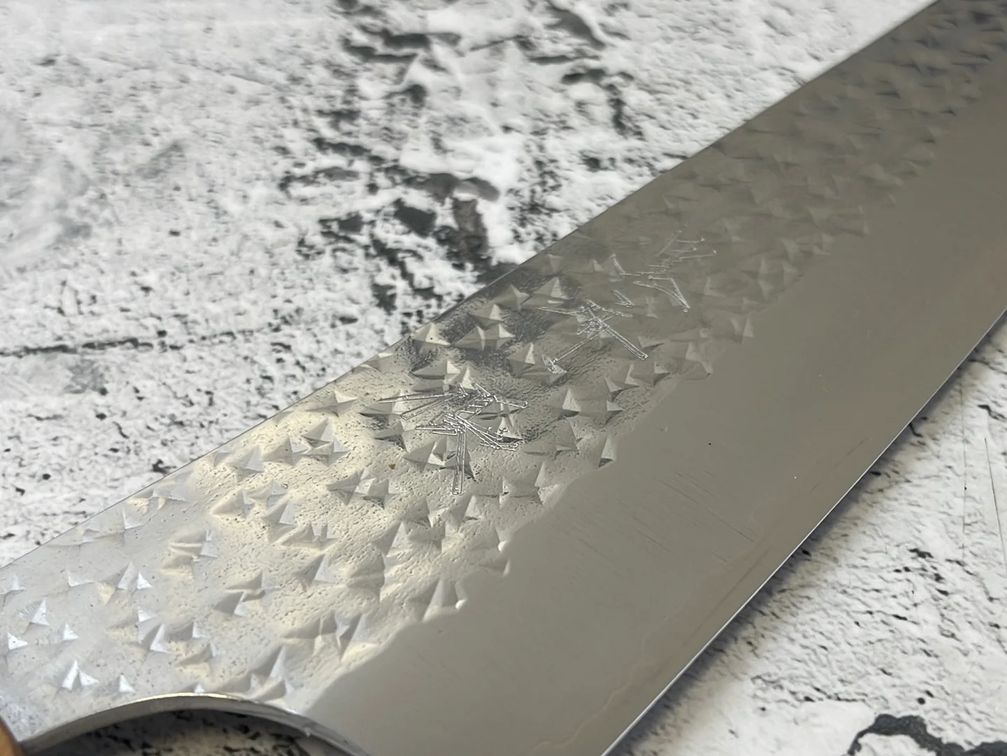 Yu Kurosaki R2(SG2) Hammered SENKO-EI WA RS8H Japanese Chef's Bunka 165mm with Brown-Ring Octagonal Handle - Image 6