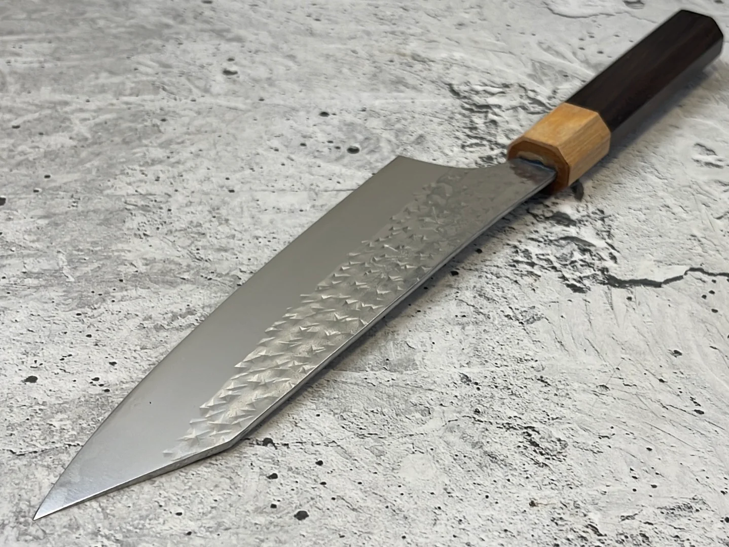 Yu Kurosaki R2(SG2) Hammered SENKO-EI WA RS8H Japanese Chef's Bunka 165mm with Brown-Ring Octagonal Handle - Image 7
