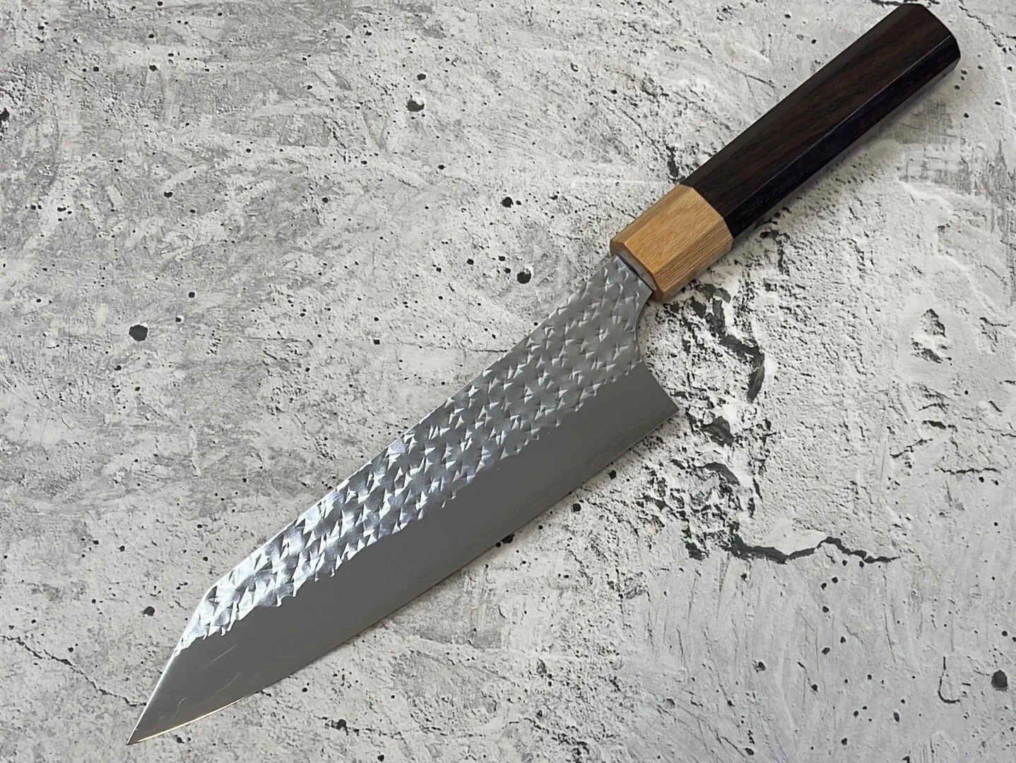 Yu Kurosaki R2(SG2) Hammered SENKO-EI WA RS8H Japanese Chef's Bunka 165mm with Brown-Ring Octagonal Handle - Image 9