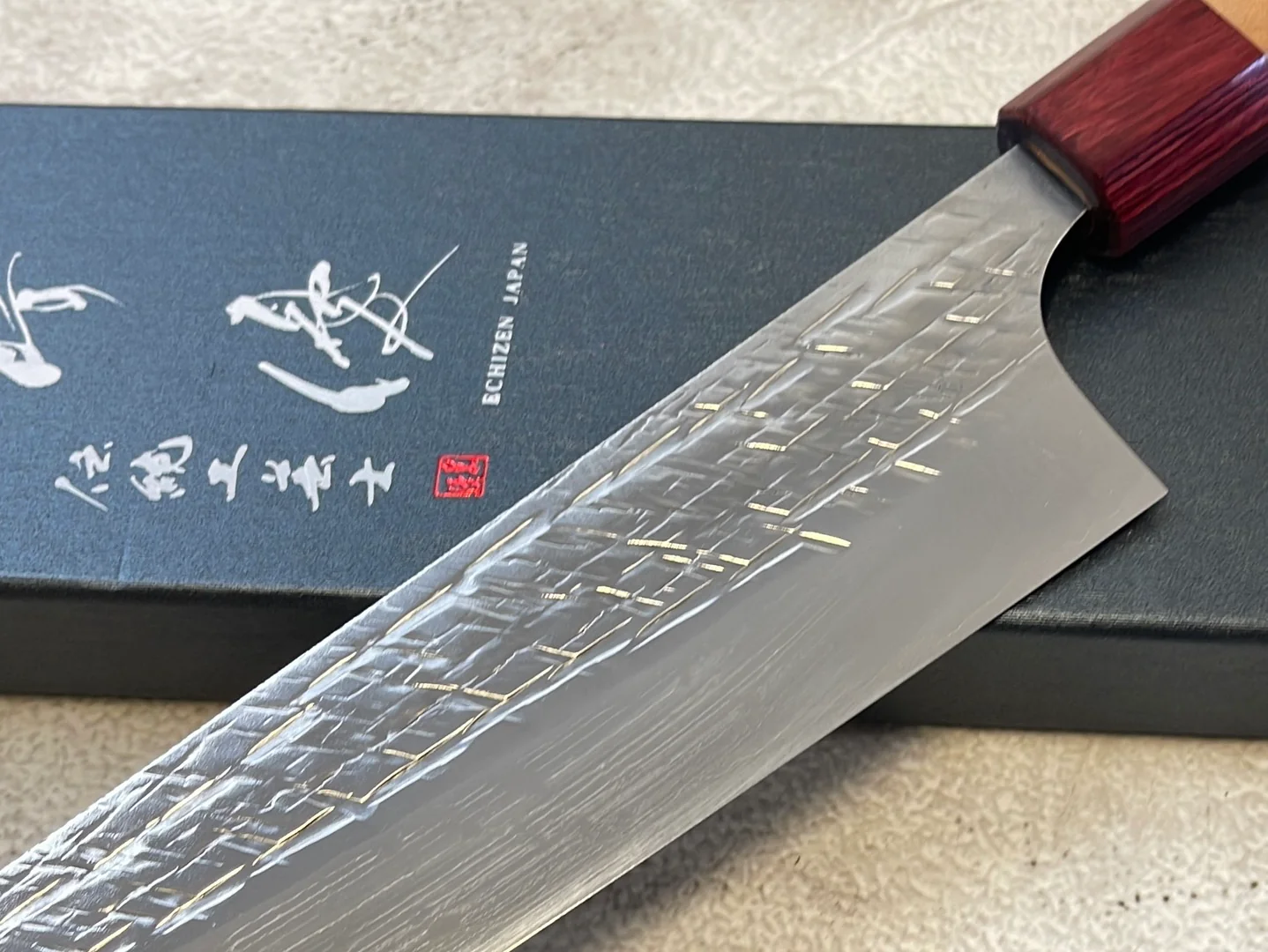 Yu Kurosaki Raijin Gyuto 210mm with Red Cherry Octagonal Handle - Image 3